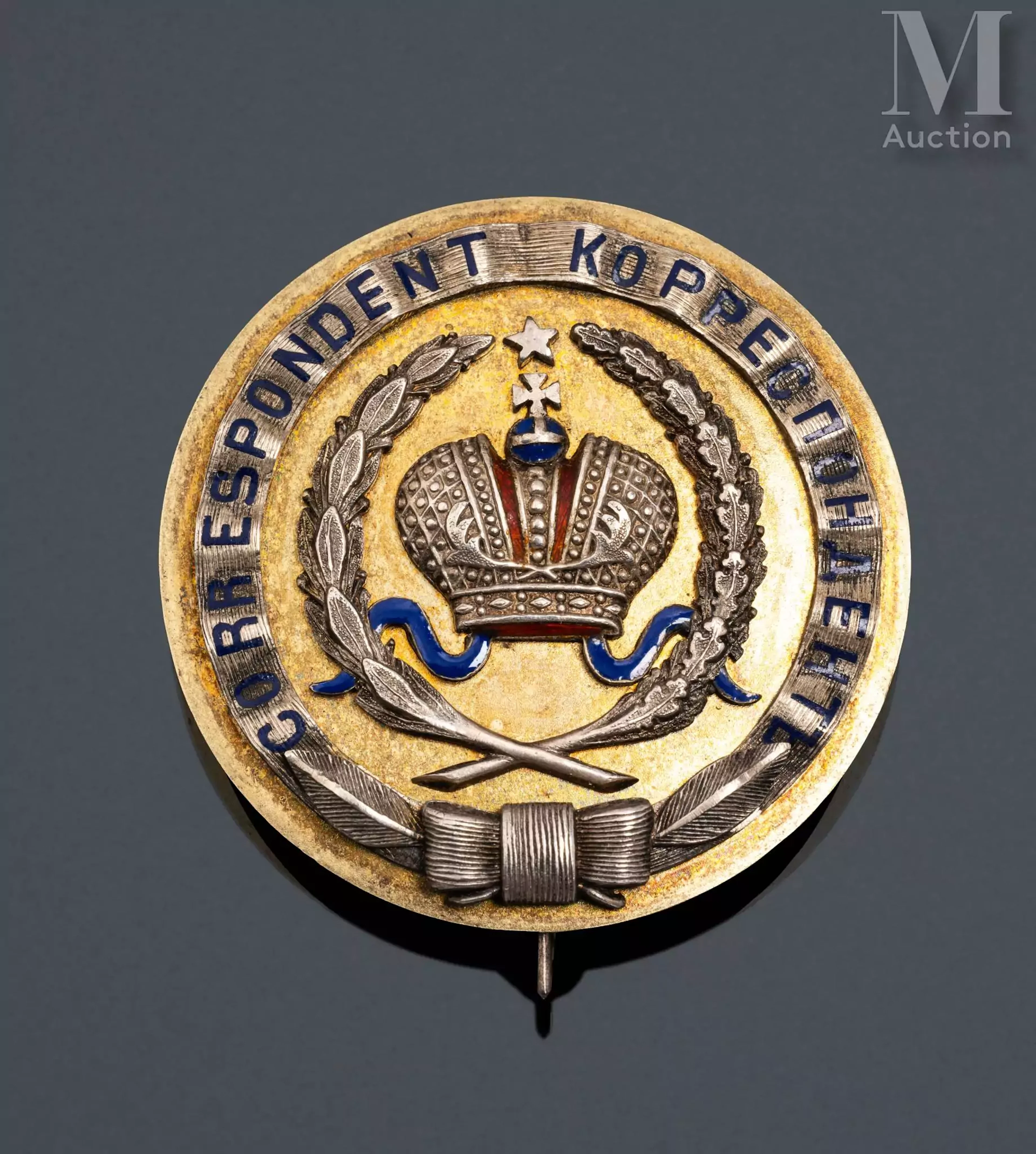 Rare insigne monté en broche pour les correspondants de presse accrédités