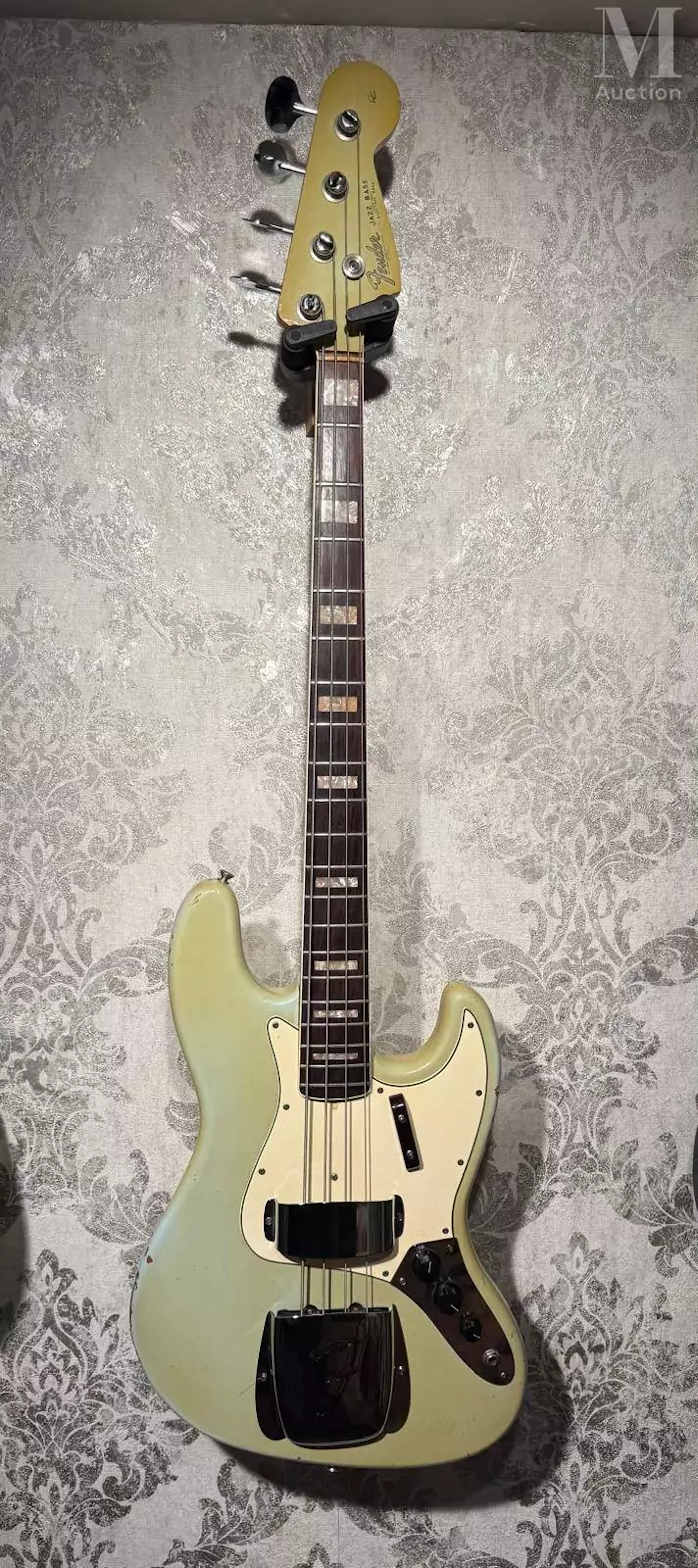 BASS FENDER