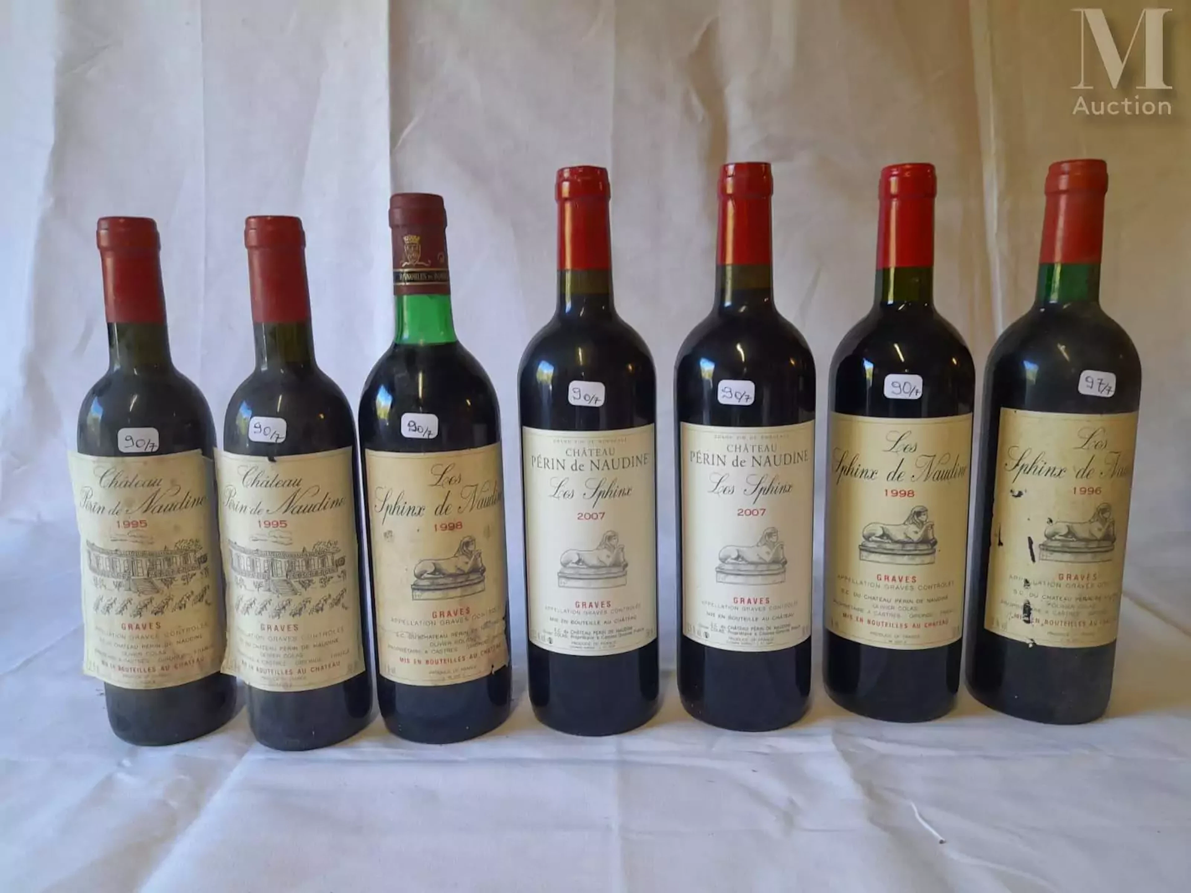 Ensemble de sept bouteilles
