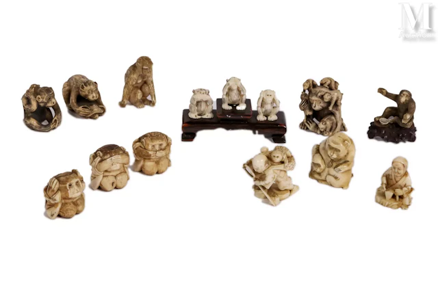 CHINE, XIXe siècle Ensemble de quatorze figurines en os