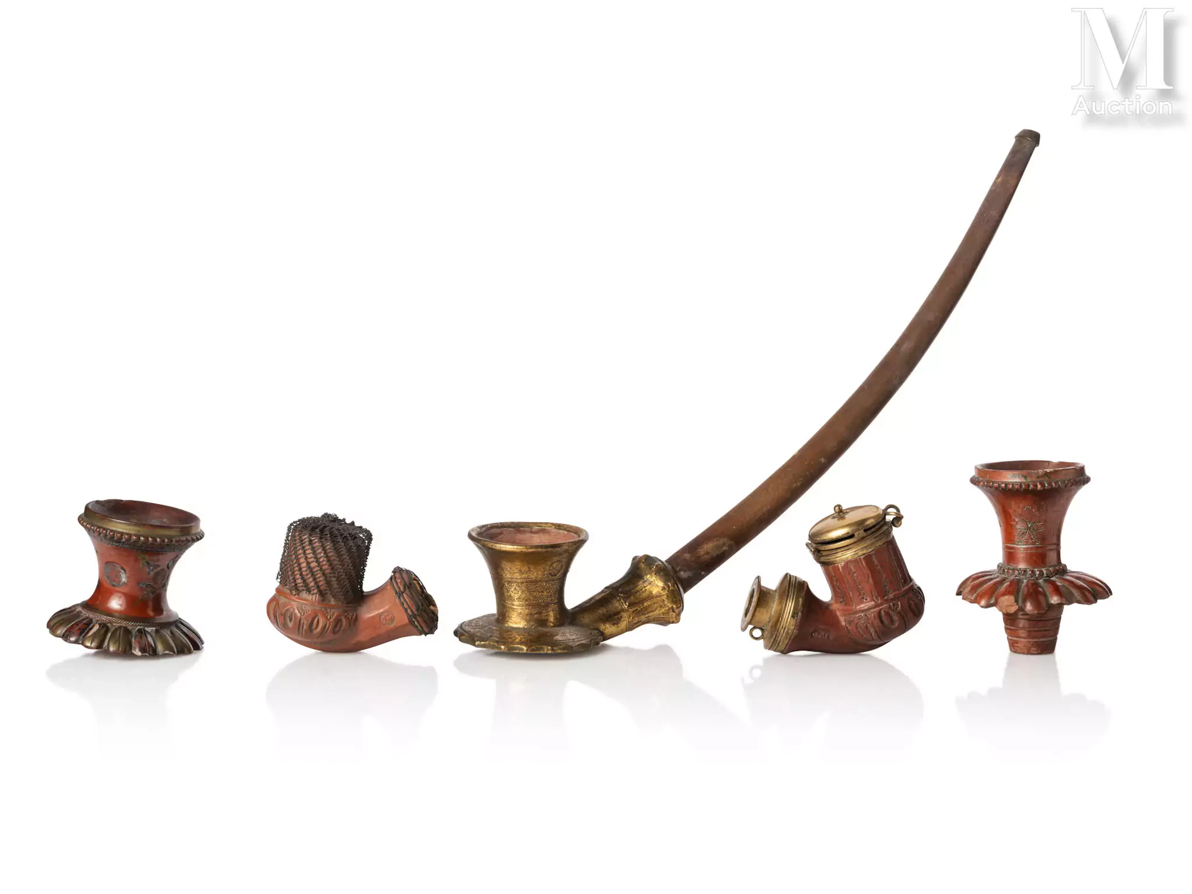 Ensemble de pipes et éléments de narghilé de Tophané Empire ottoman