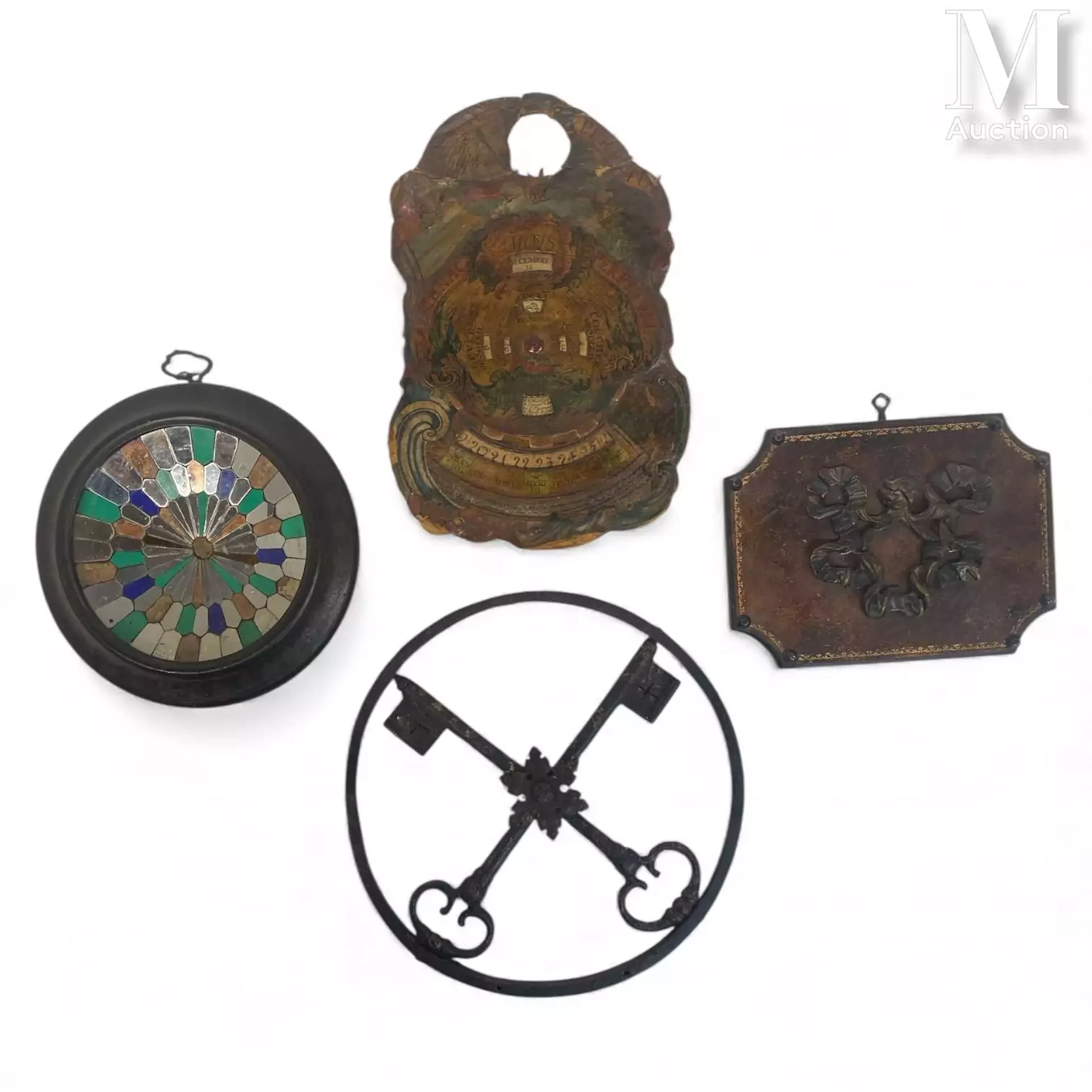 Réunion de trois objets décoratifs