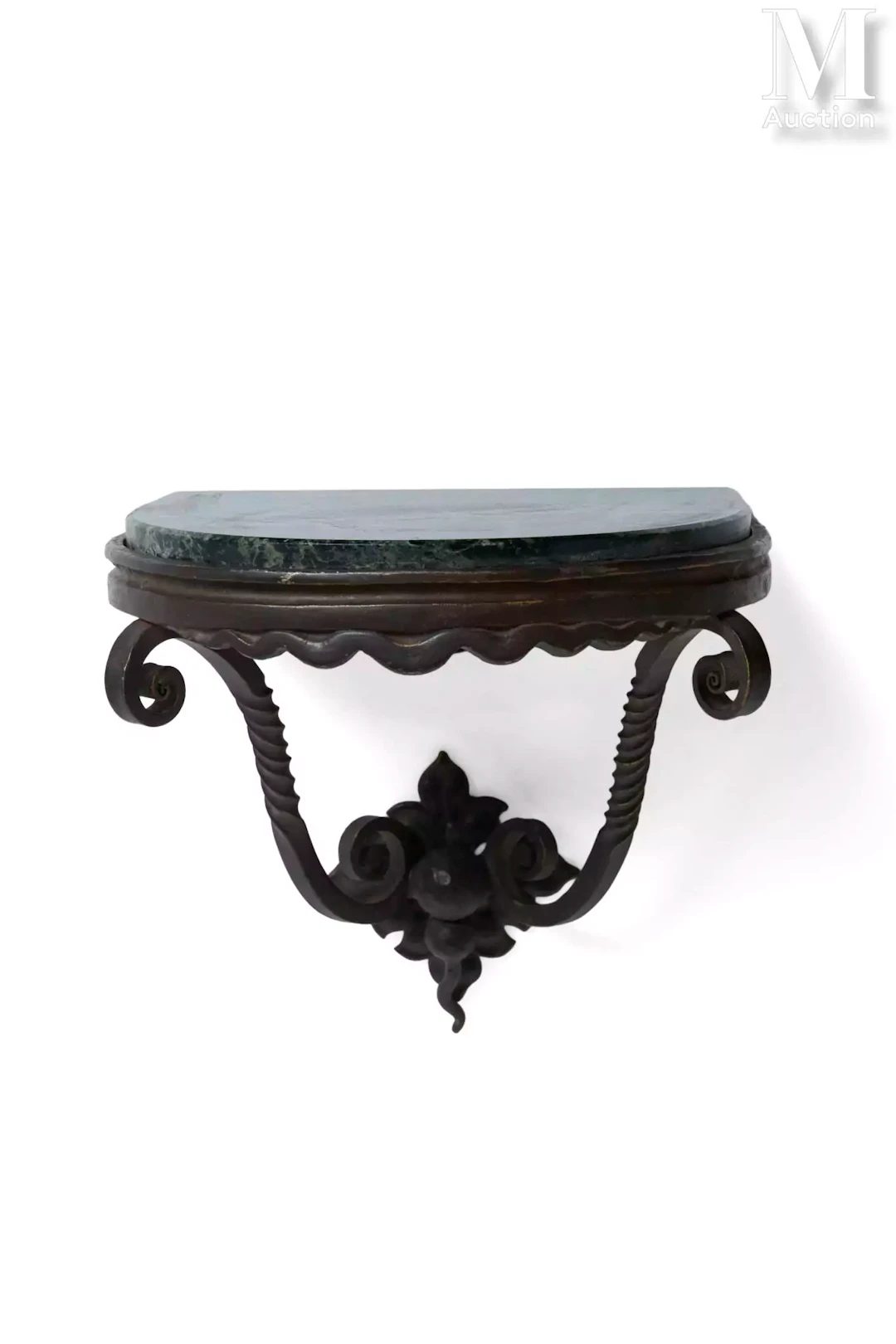 Petite console d’applique en fer forgé ;