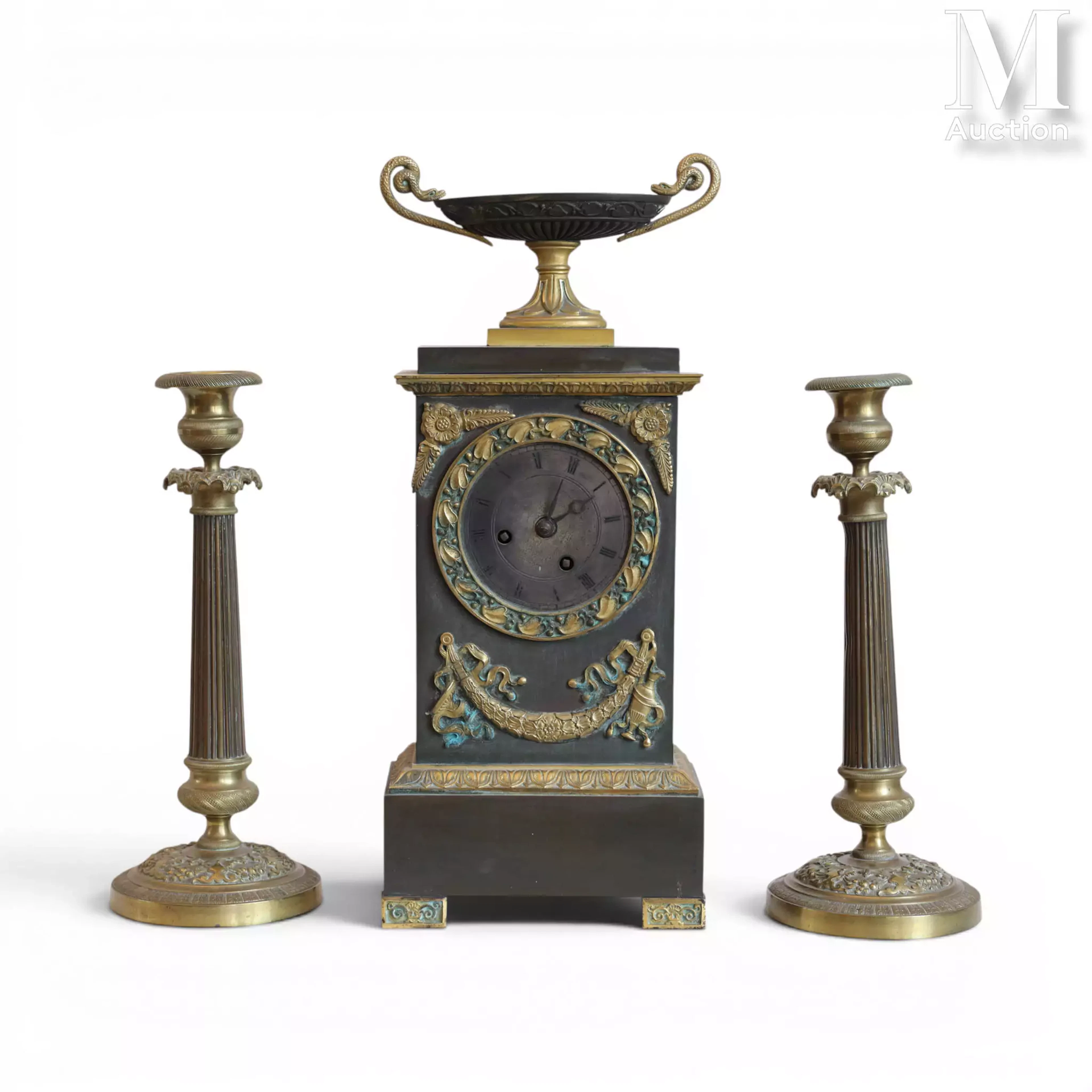 Pendule borne en bronze. 1ère partie du 19ème siècle