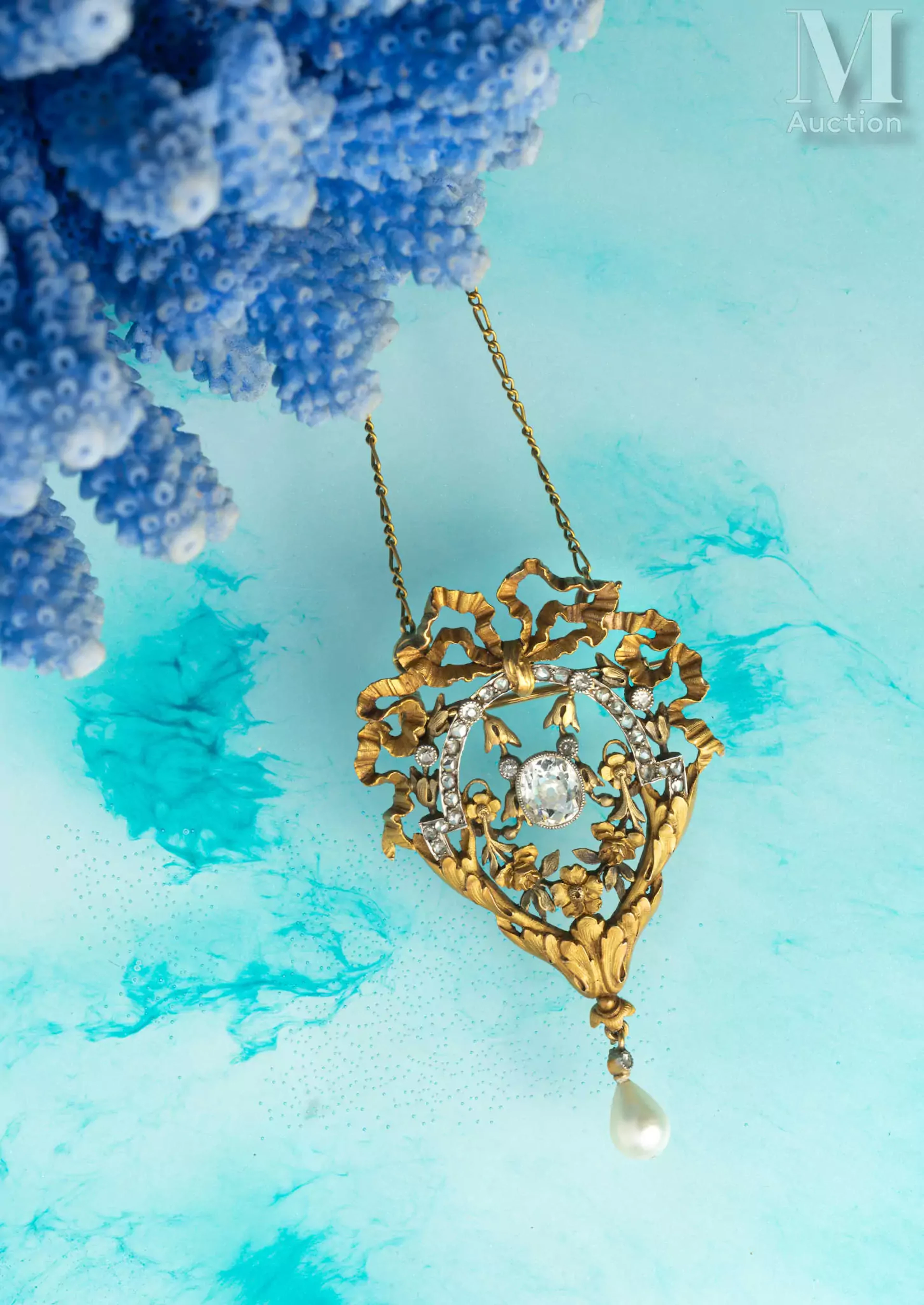 Broche pendentif