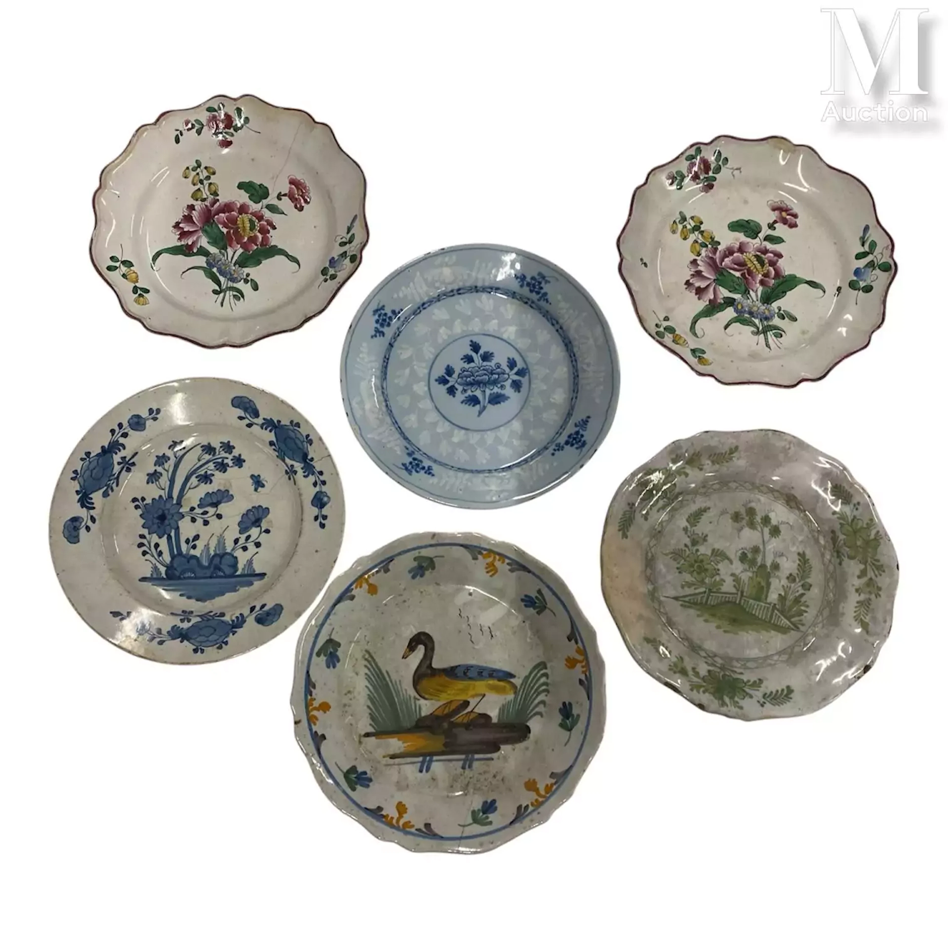 Réunion de six assiettes