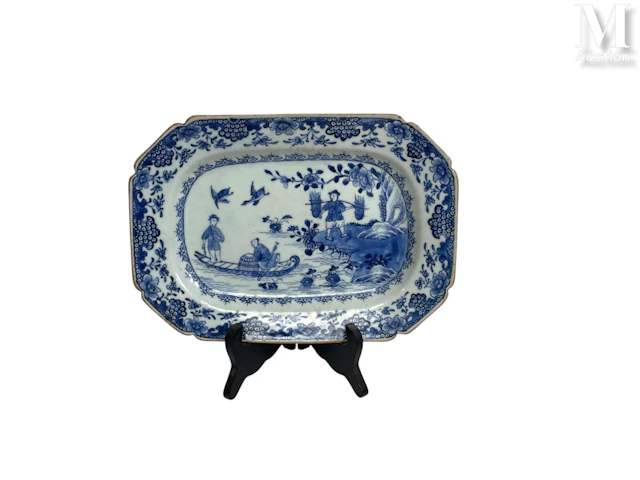 CHINE Plat en porcelaine