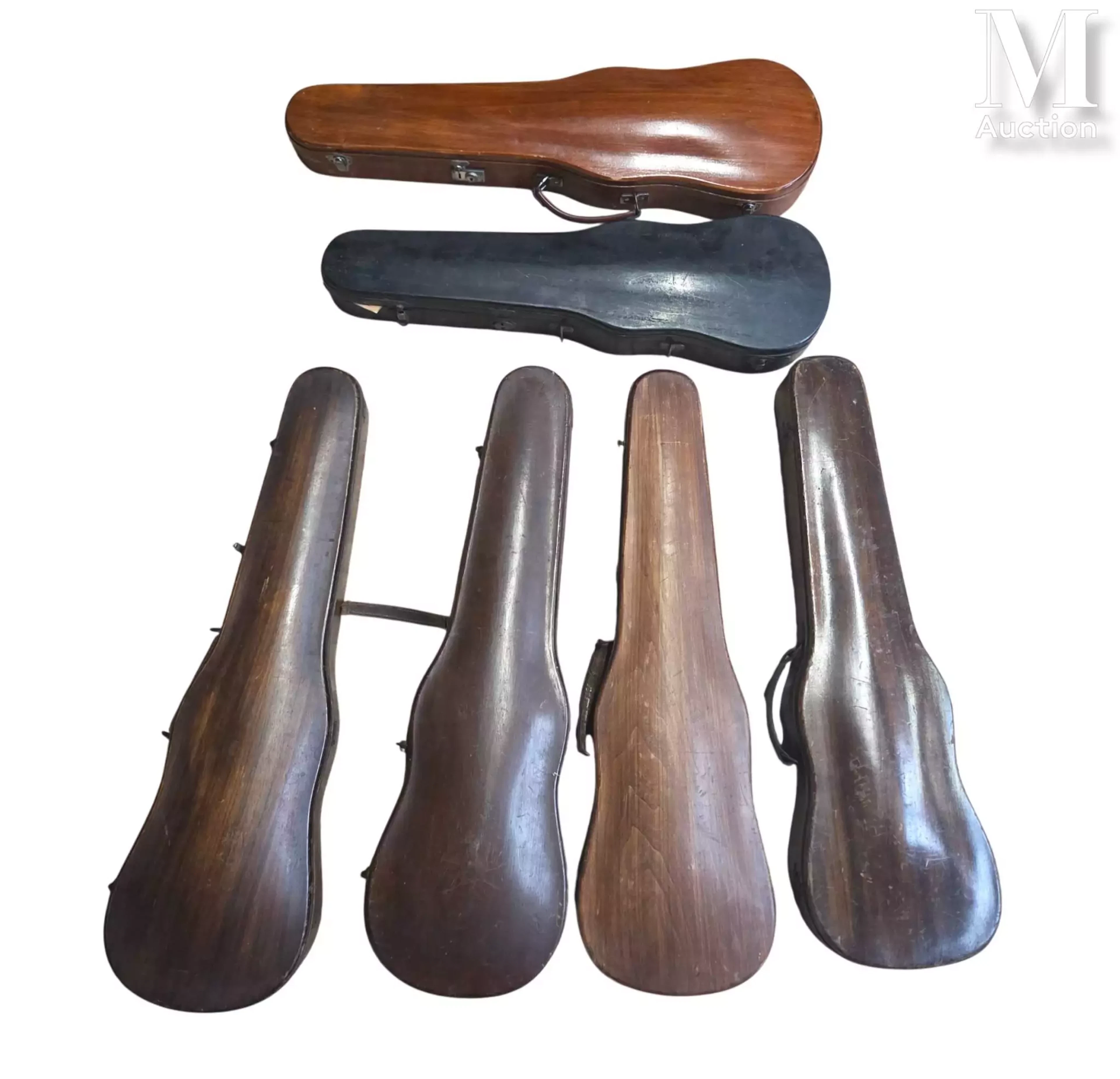 Lot de six boîtes en bois pour violons