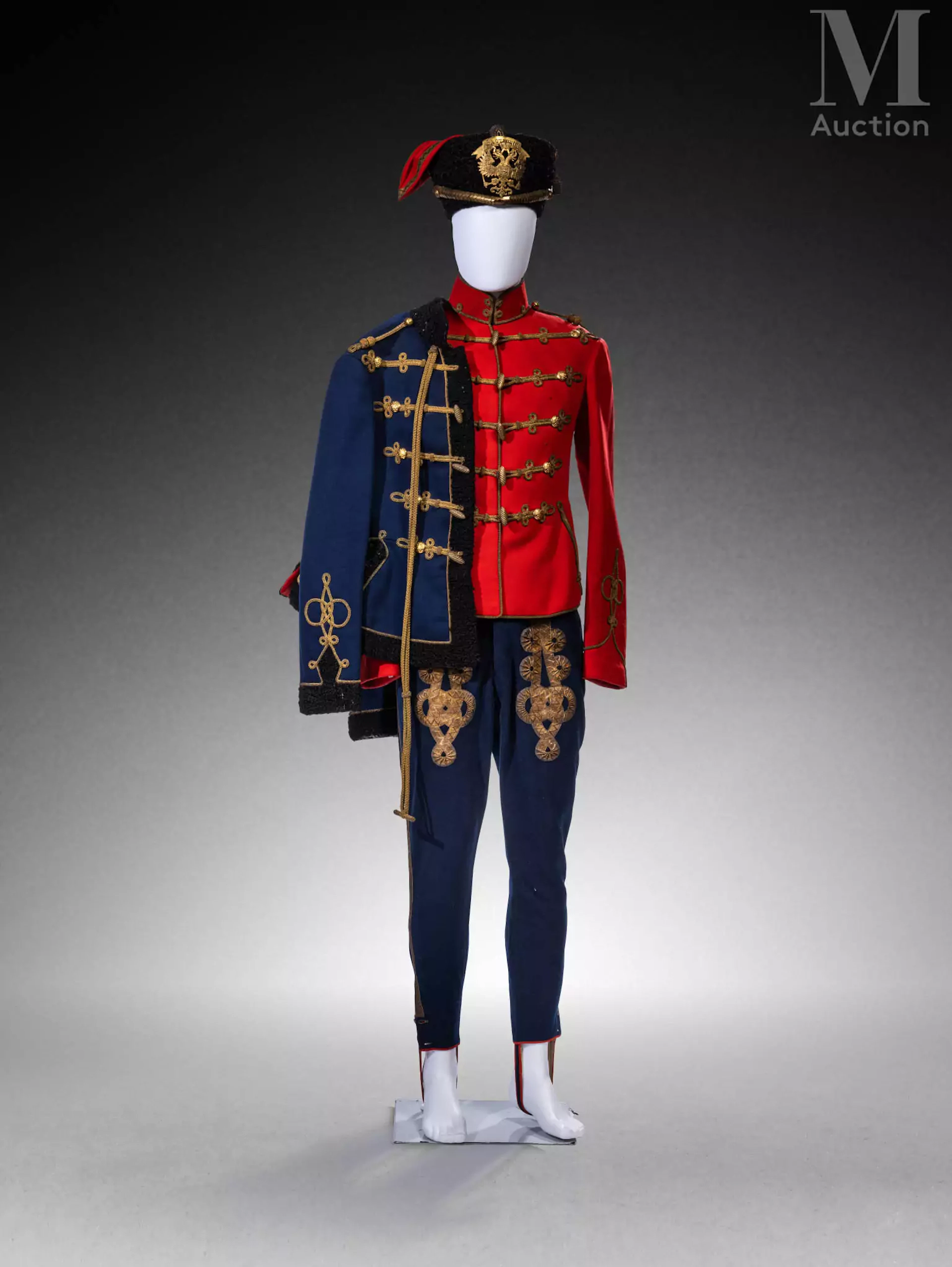 Rare tenue d’officier subalterne du 11e régiment de Hussards d'Izioum