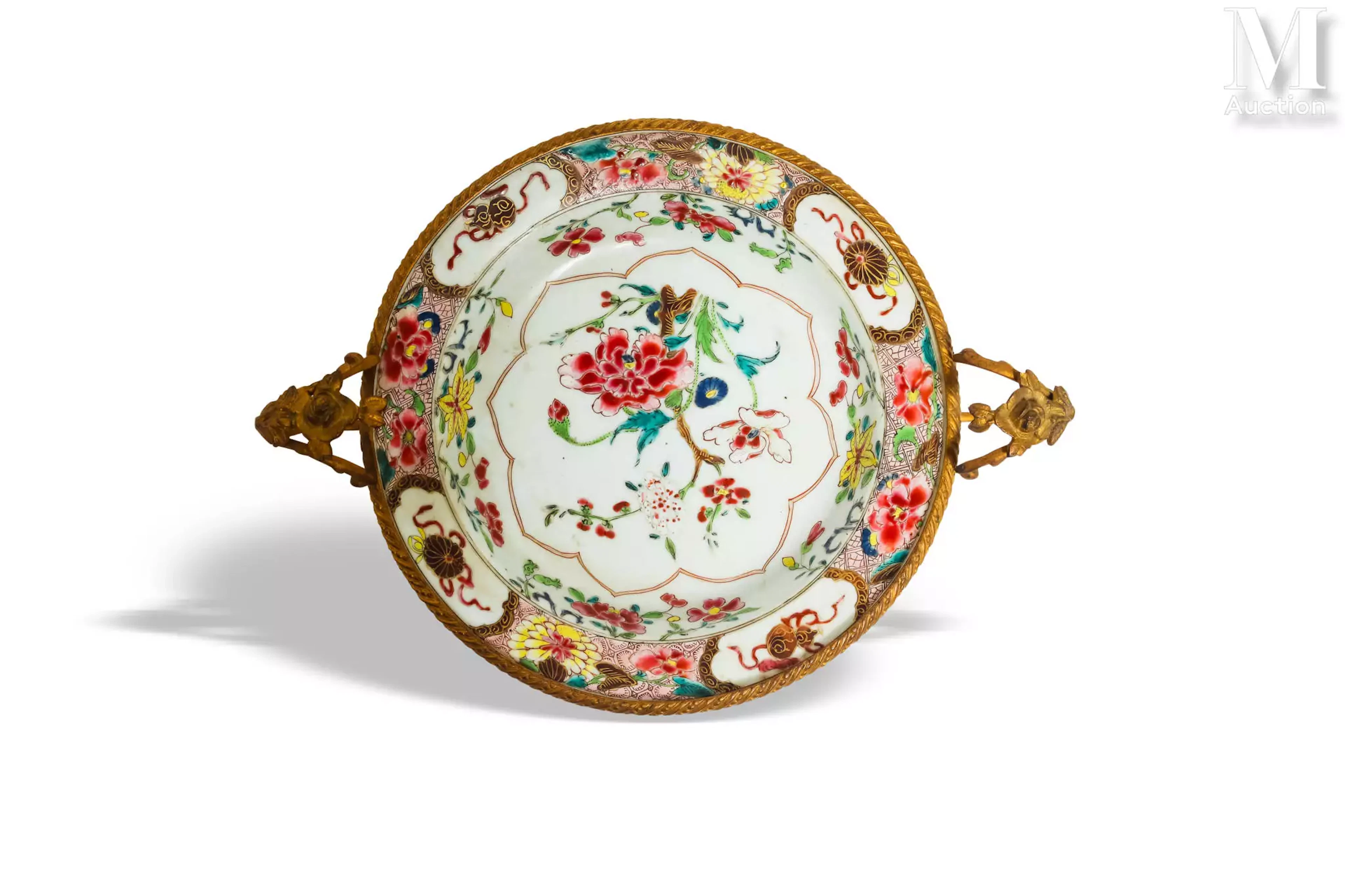 CHINE, Compagnie des Indes, XVIIIe siècle Assiette en porcelaine