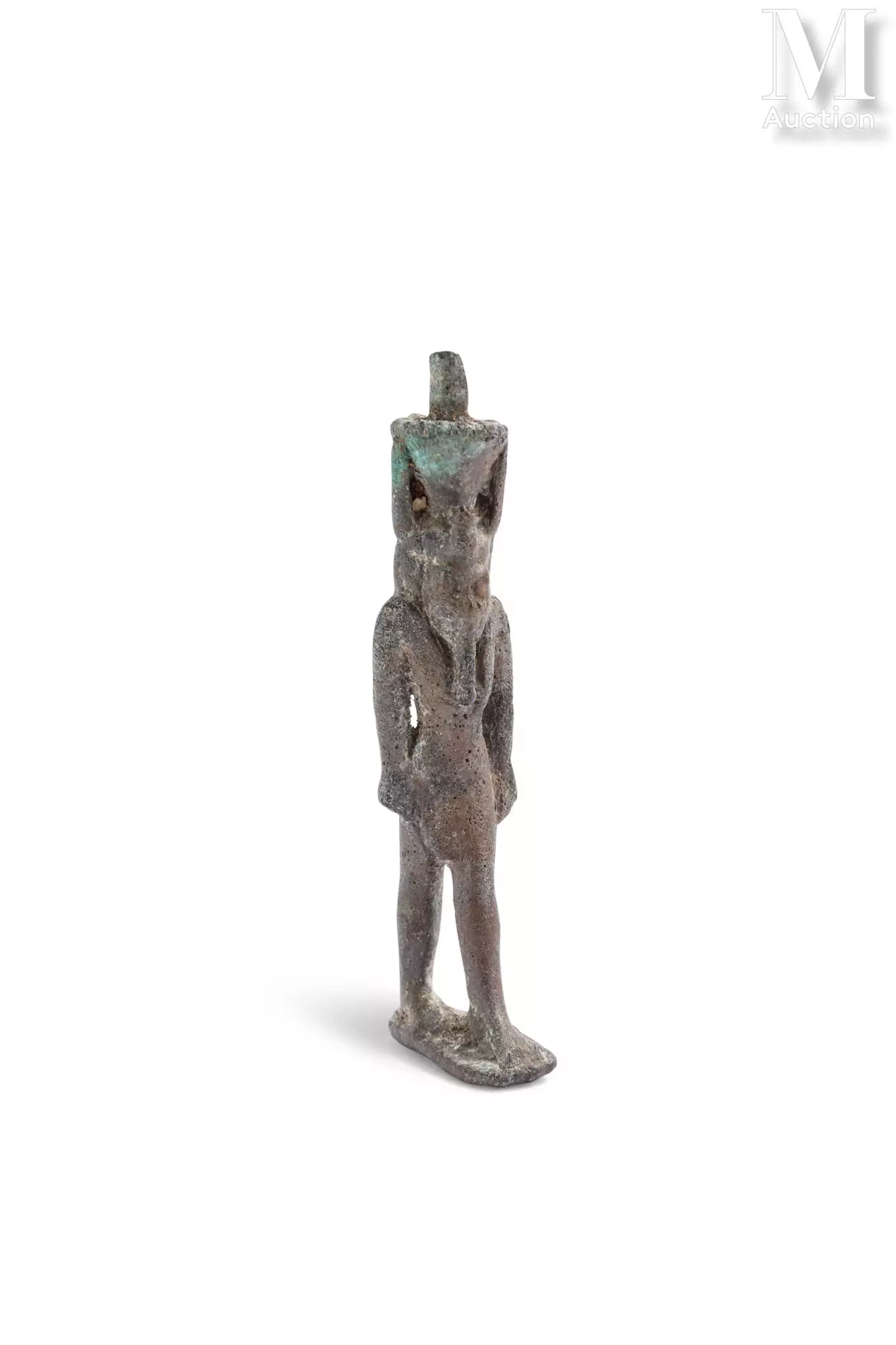 Figurine représentant le Dieu Nefertoum debout marchant