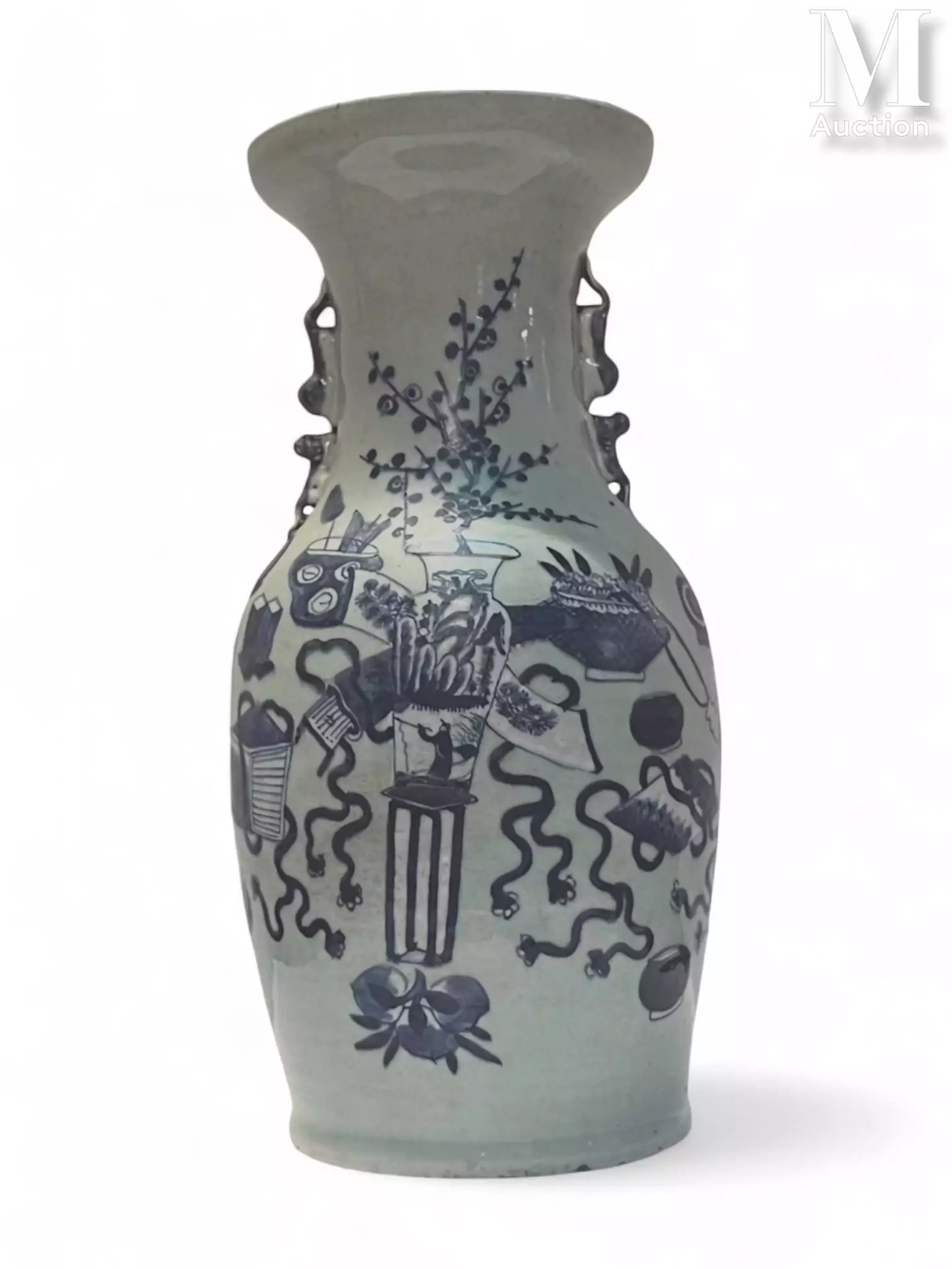 CHINE, XIXe siècle Vase en porcelaine bleu et blanc
