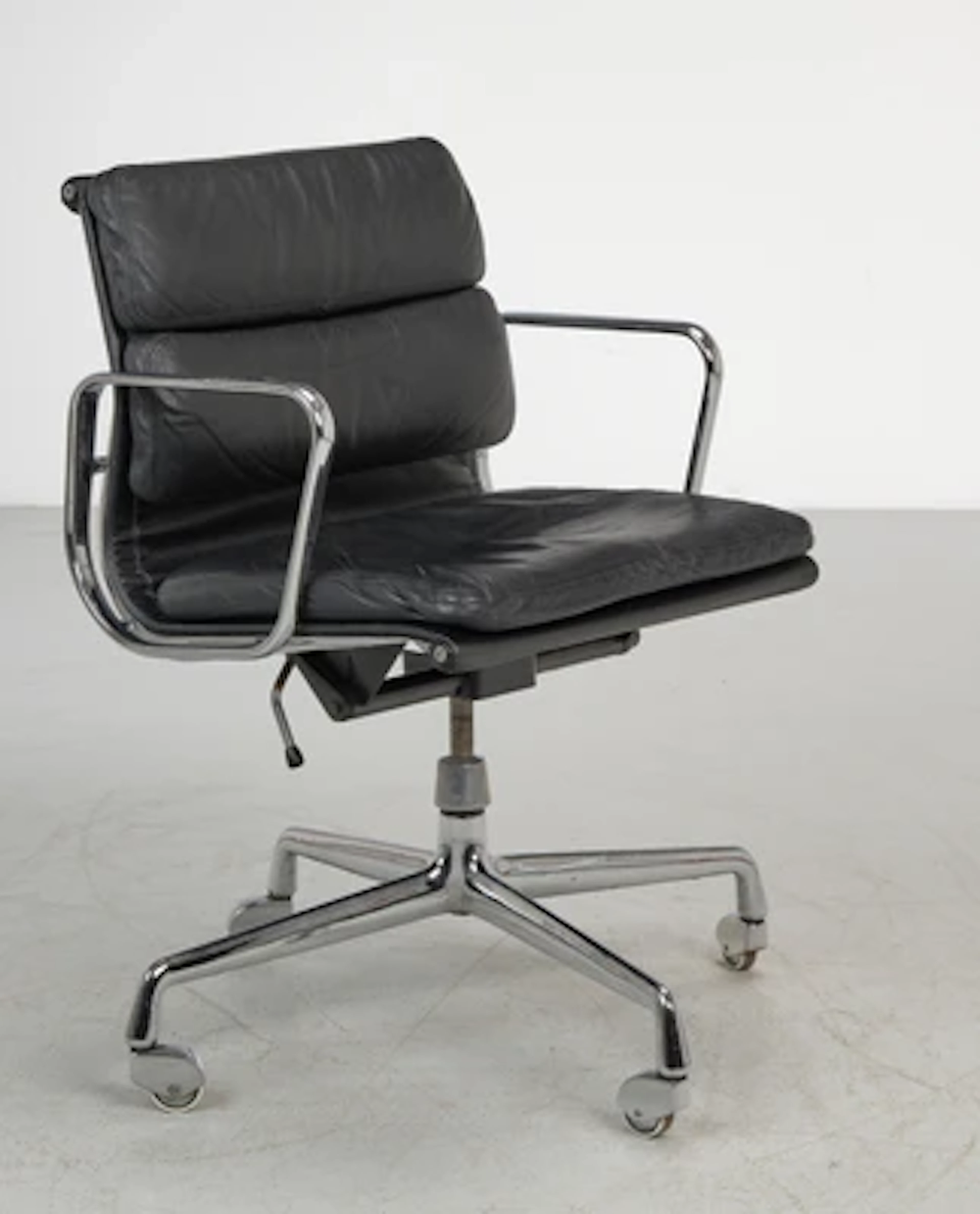 Softpad-Aluchair Modell 'EA 208', Entwurf Charles & Ray Eames