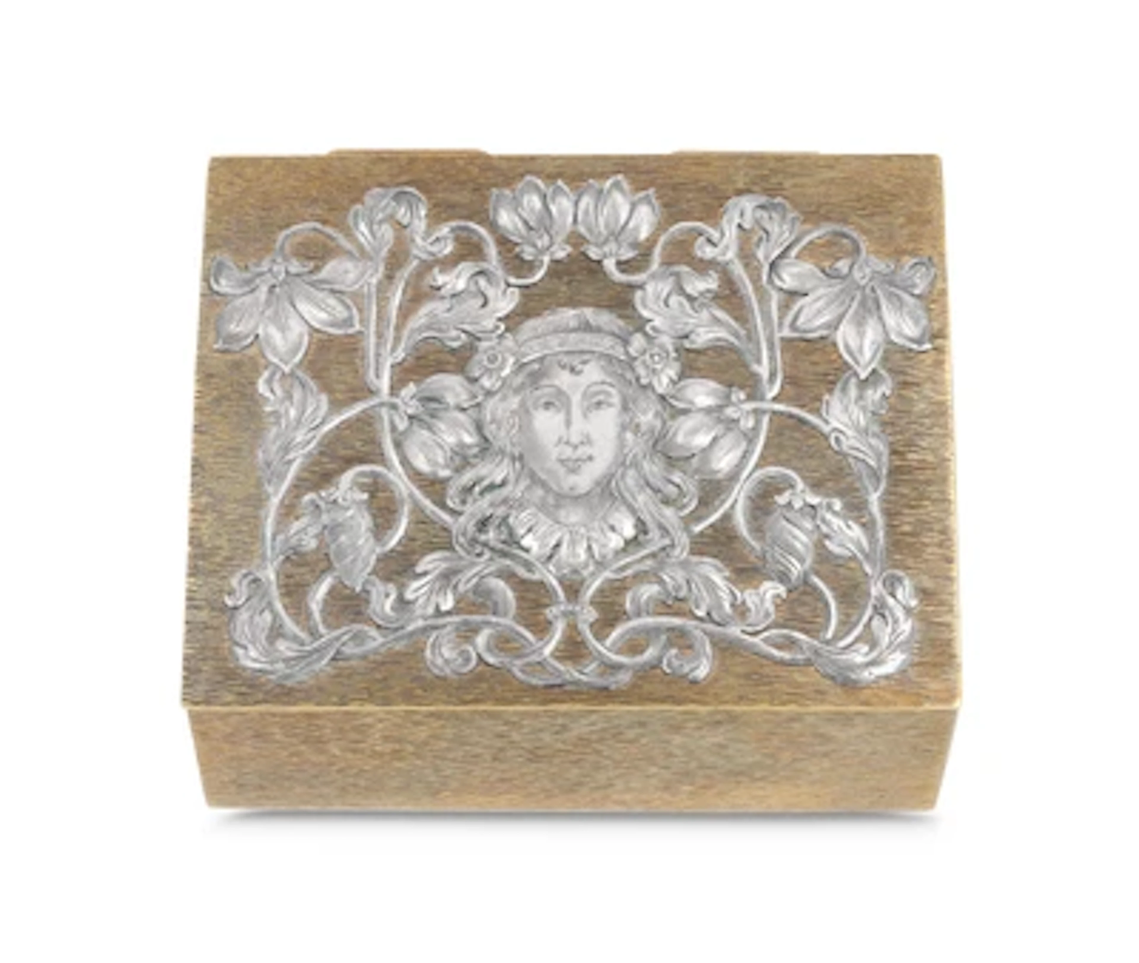 A lidded box with silver-plated mount with a female head and iris