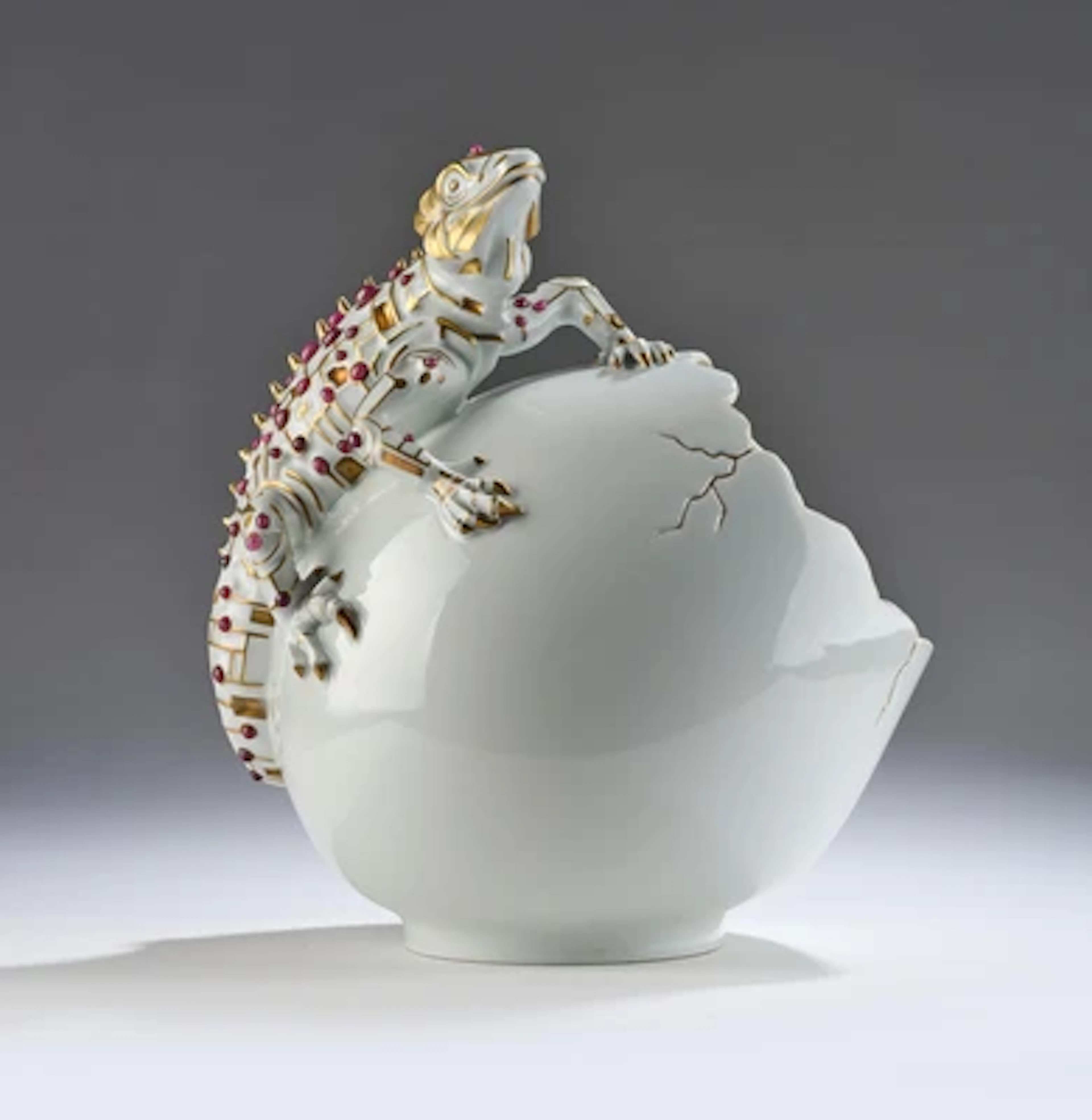Jiri Lastovicka, a large object with a lizard on a bowl with rubies