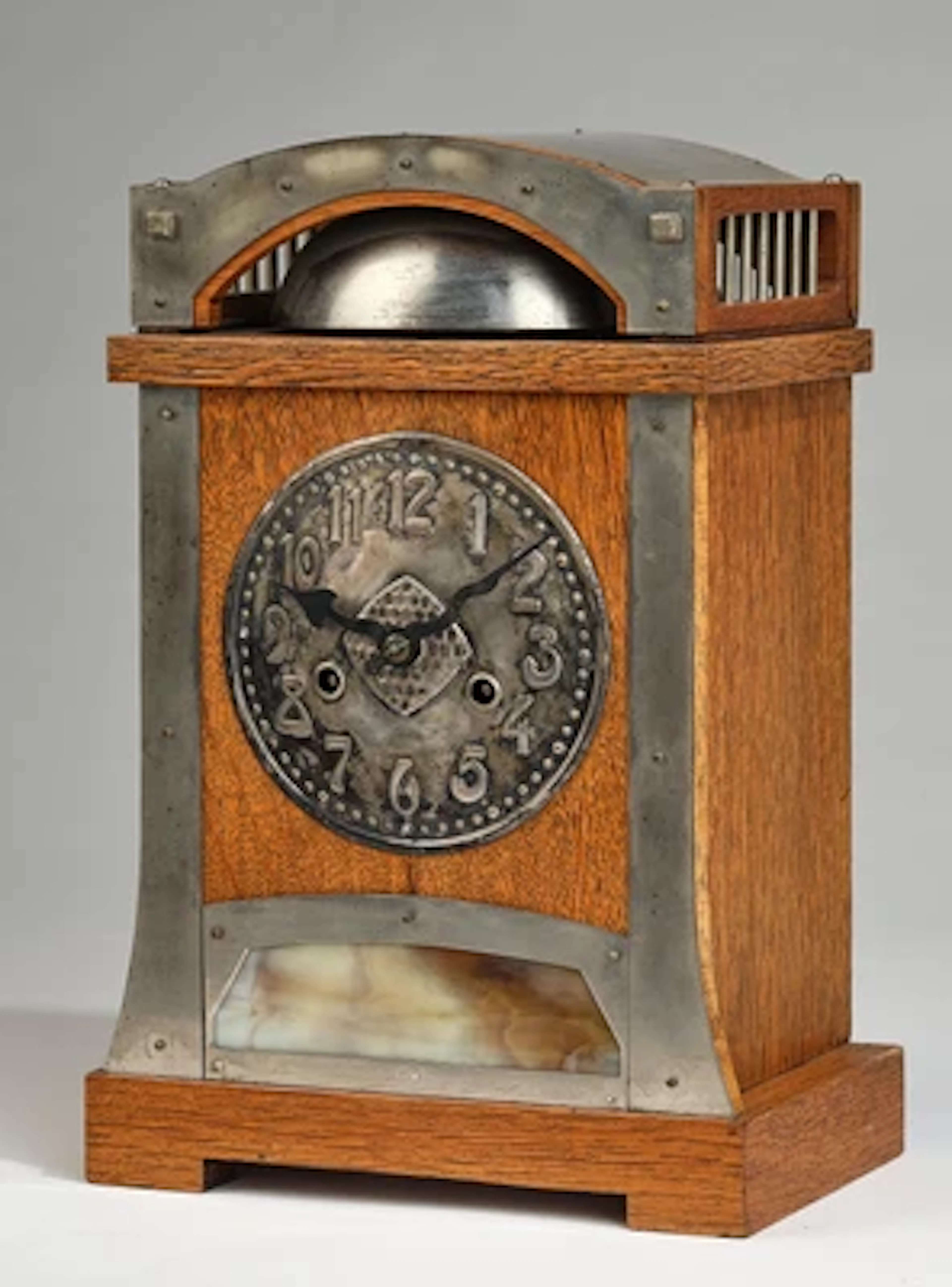 Jugendstil Kommodenuhr "Lyberty & Co"