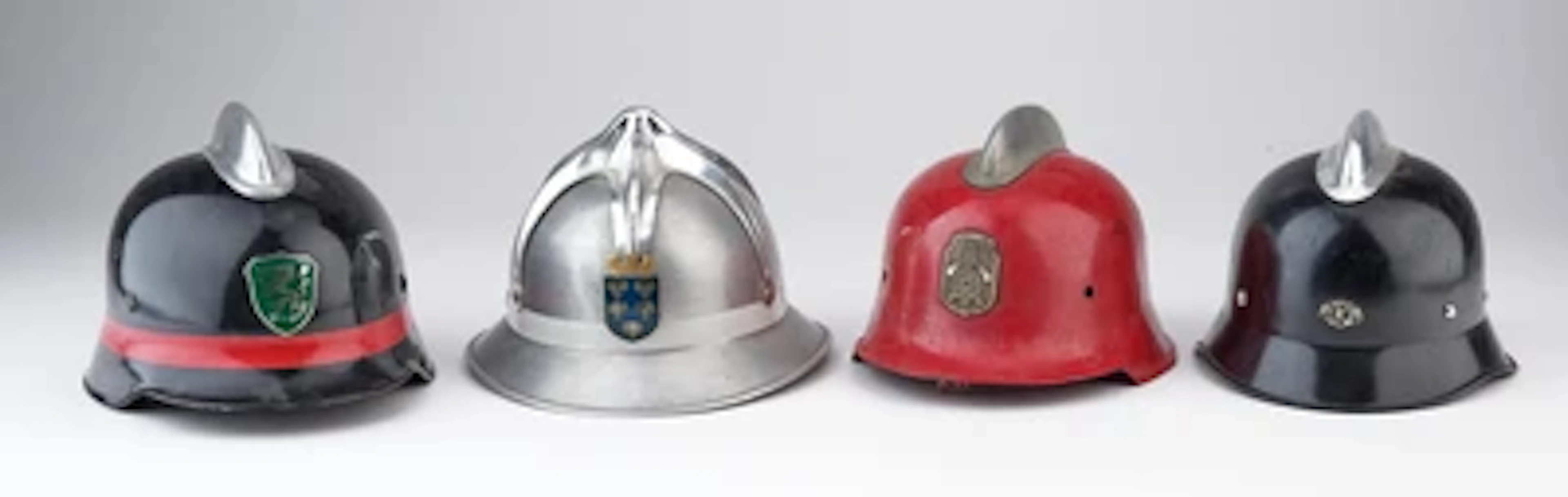 Österreich, Feuerwehr 2. Republik - Konvolut von 4 Feuerwehrhelmen