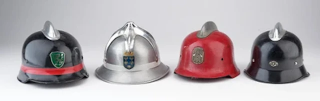 Österreich, Feuerwehr 2. Republik - Konvolut von 4 Feuerwehrhelmen