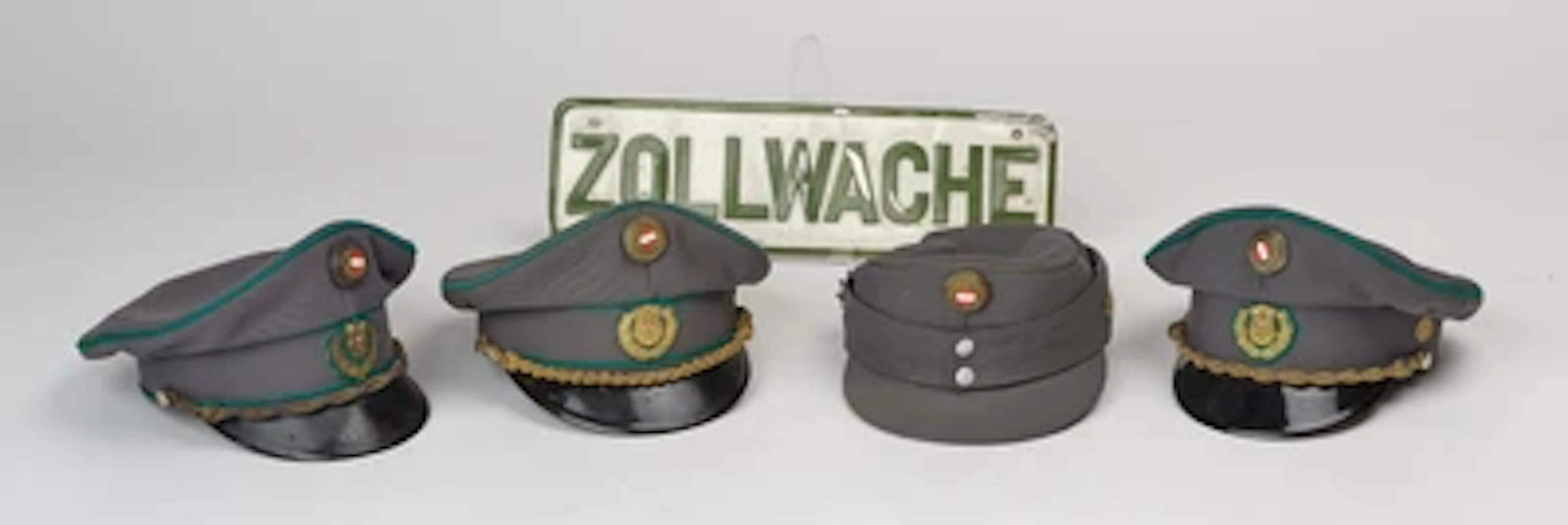 Österreichische Zollwache 2. Republik - Konvolut von 4 Schirmkappen