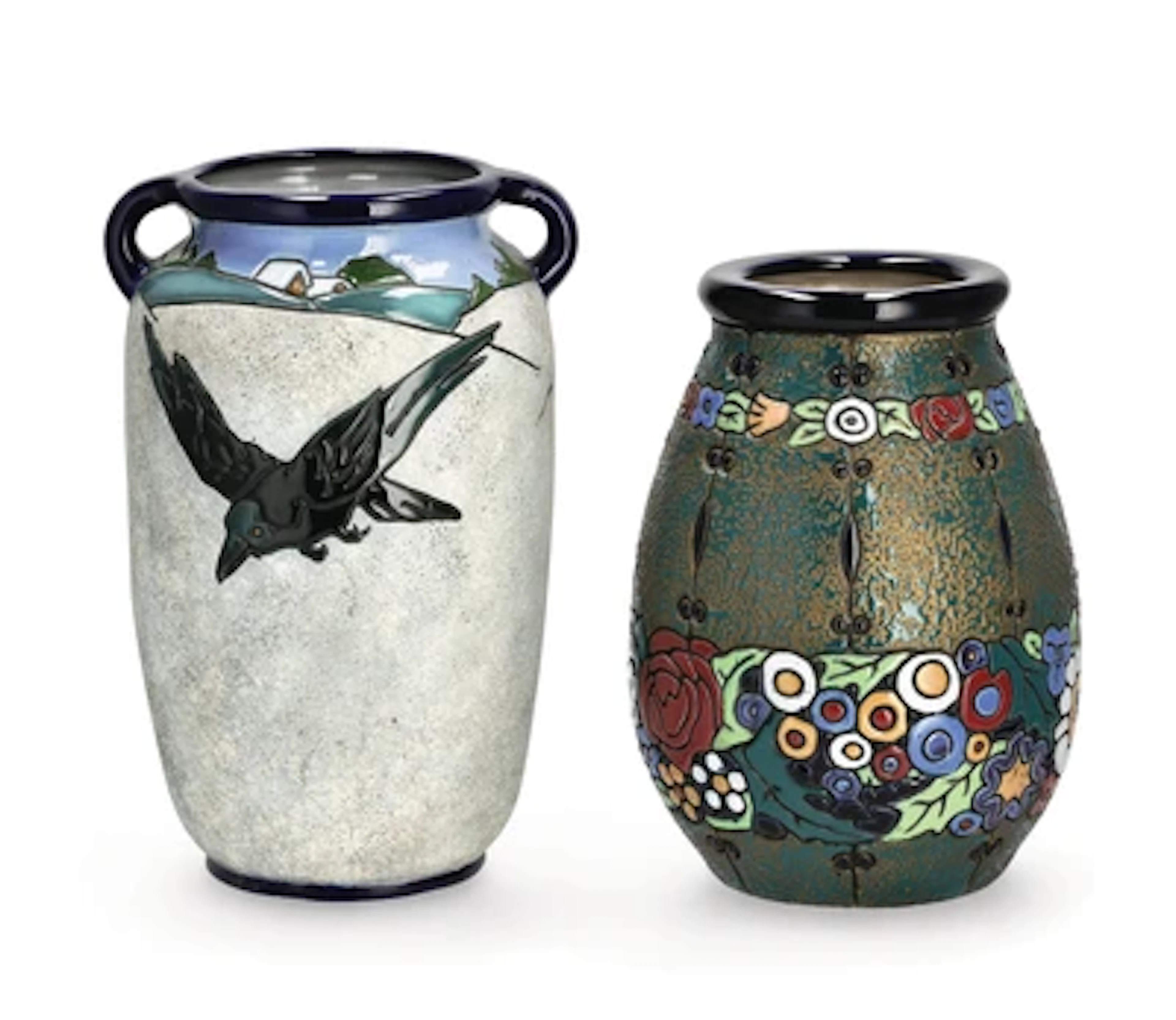 Henkelvase mit Vögeln und einer Schneelandschaft sowie eine Vase mit Floraldekor, aus der Serie Campina, Amphora Werke Riessner, Stellmacher & Kessel, Turn-Teplitz, um 1918-38