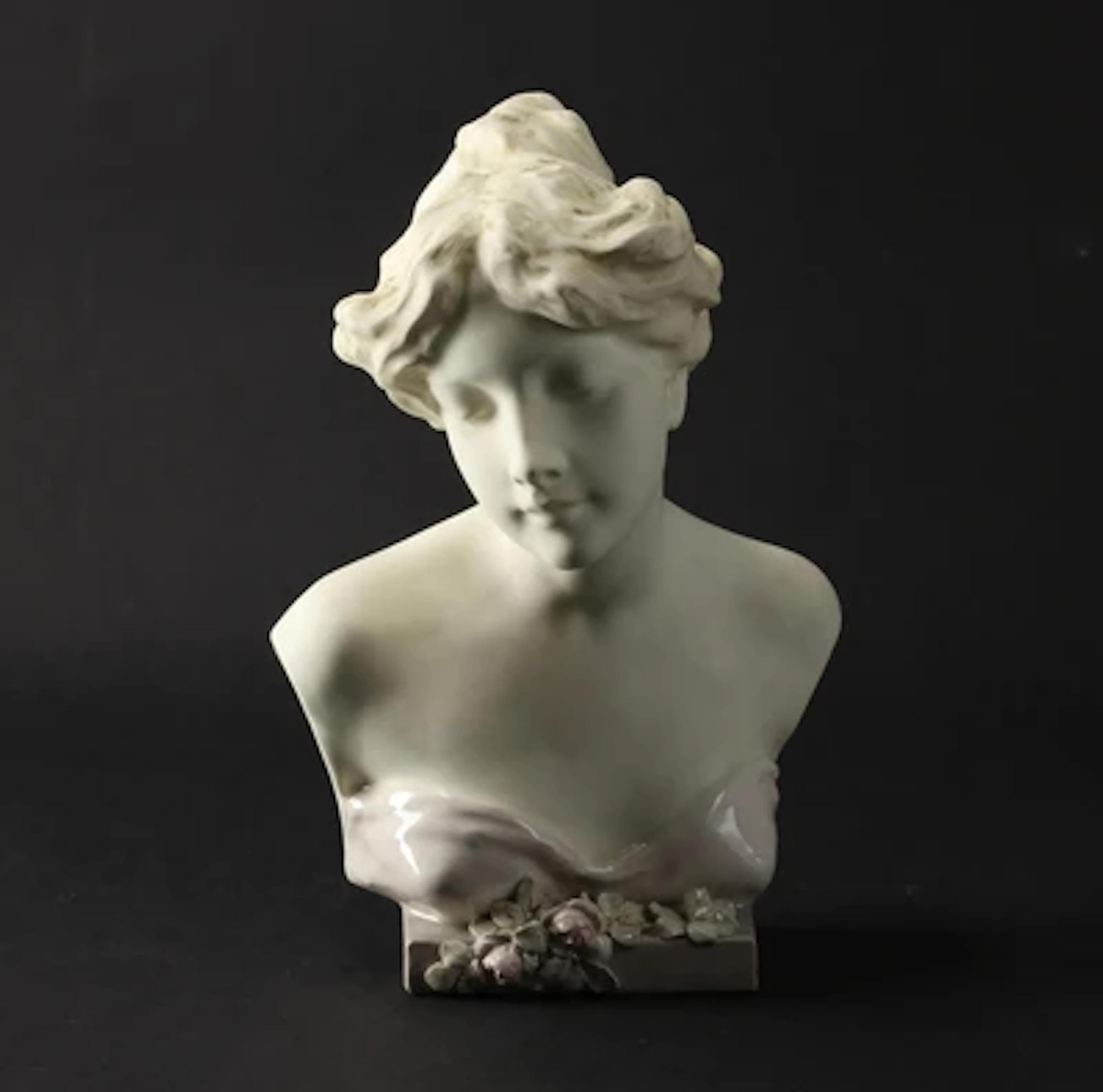 Rudolf Podany, a female bust, Schauer & Co., Vienna, early 20th century