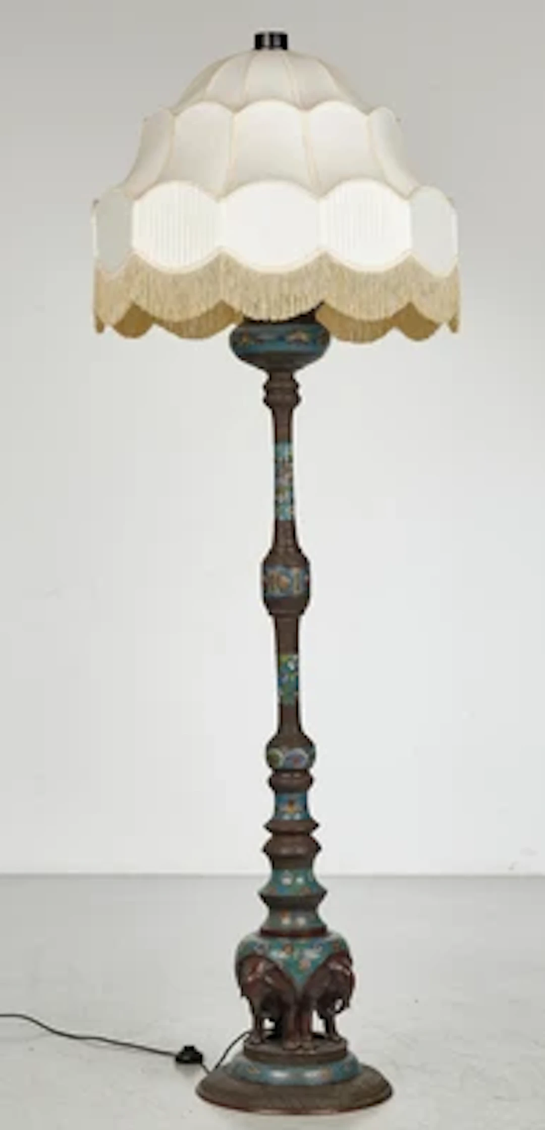 Champlevé Stehlampe, Japan, Meiji/Taisho Periode