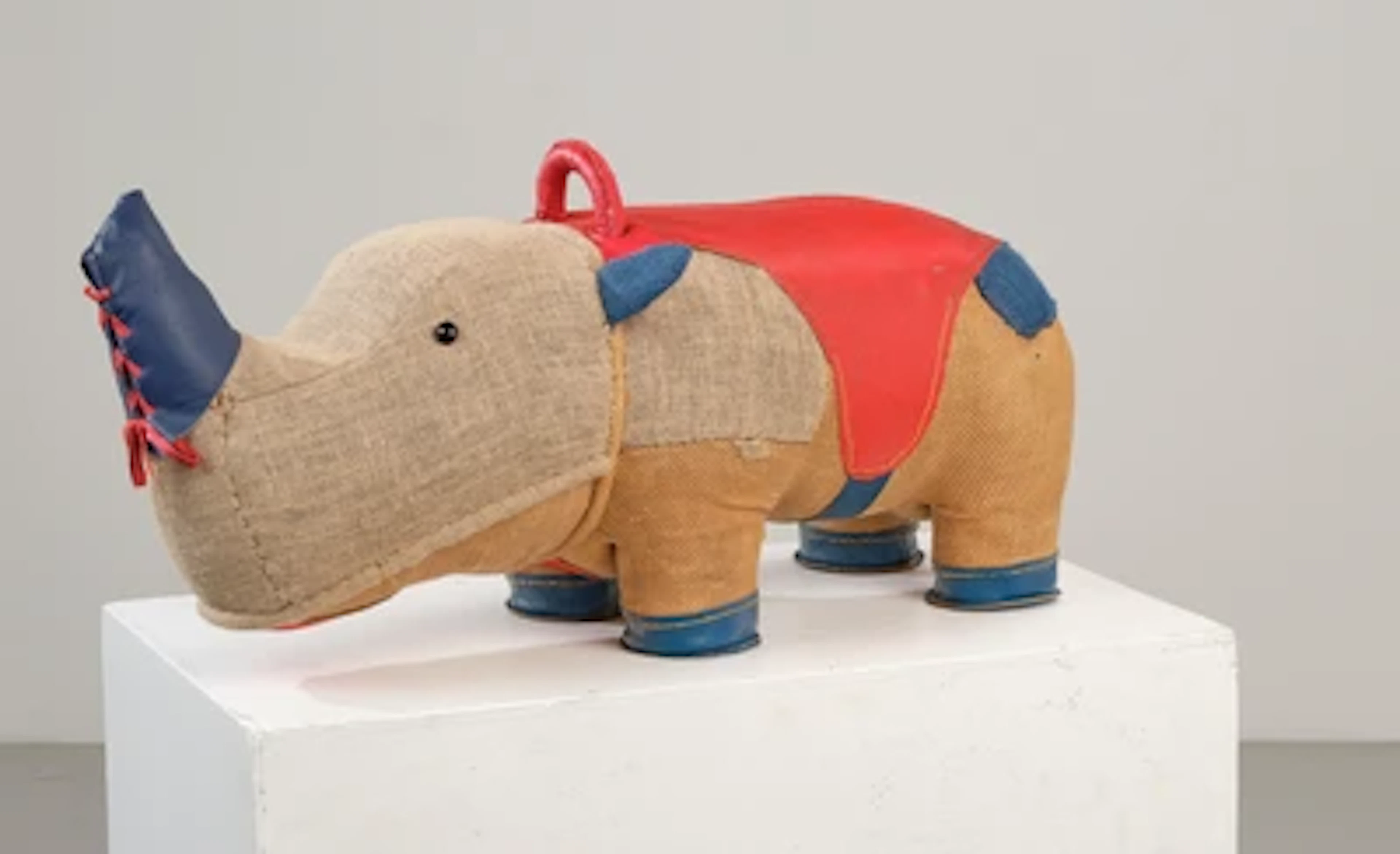 Großes Nashorn Nossy / großes therapeutisches Spielzeug, Renate Müller