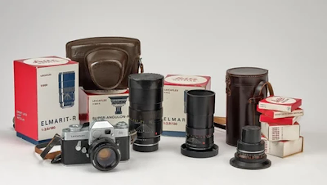 LEICAFLEX mit vier Objektiven