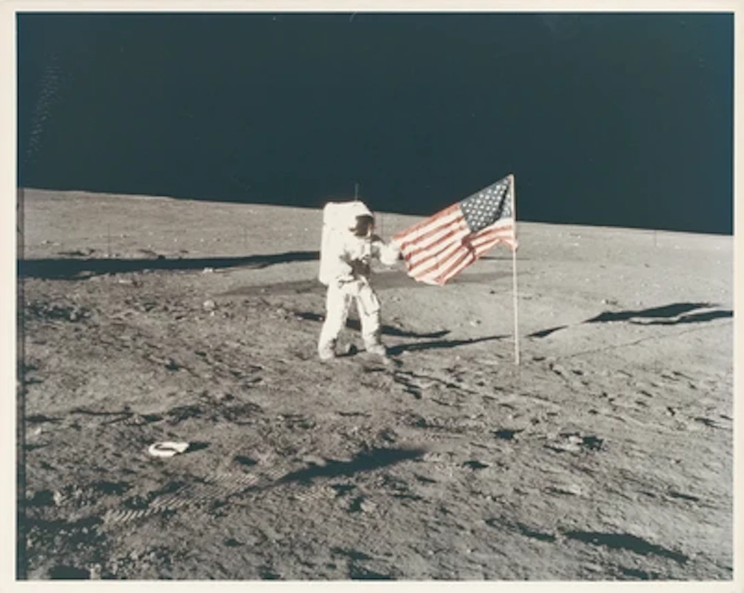 APOLLO 12 - Pete Conrad and the American Flag