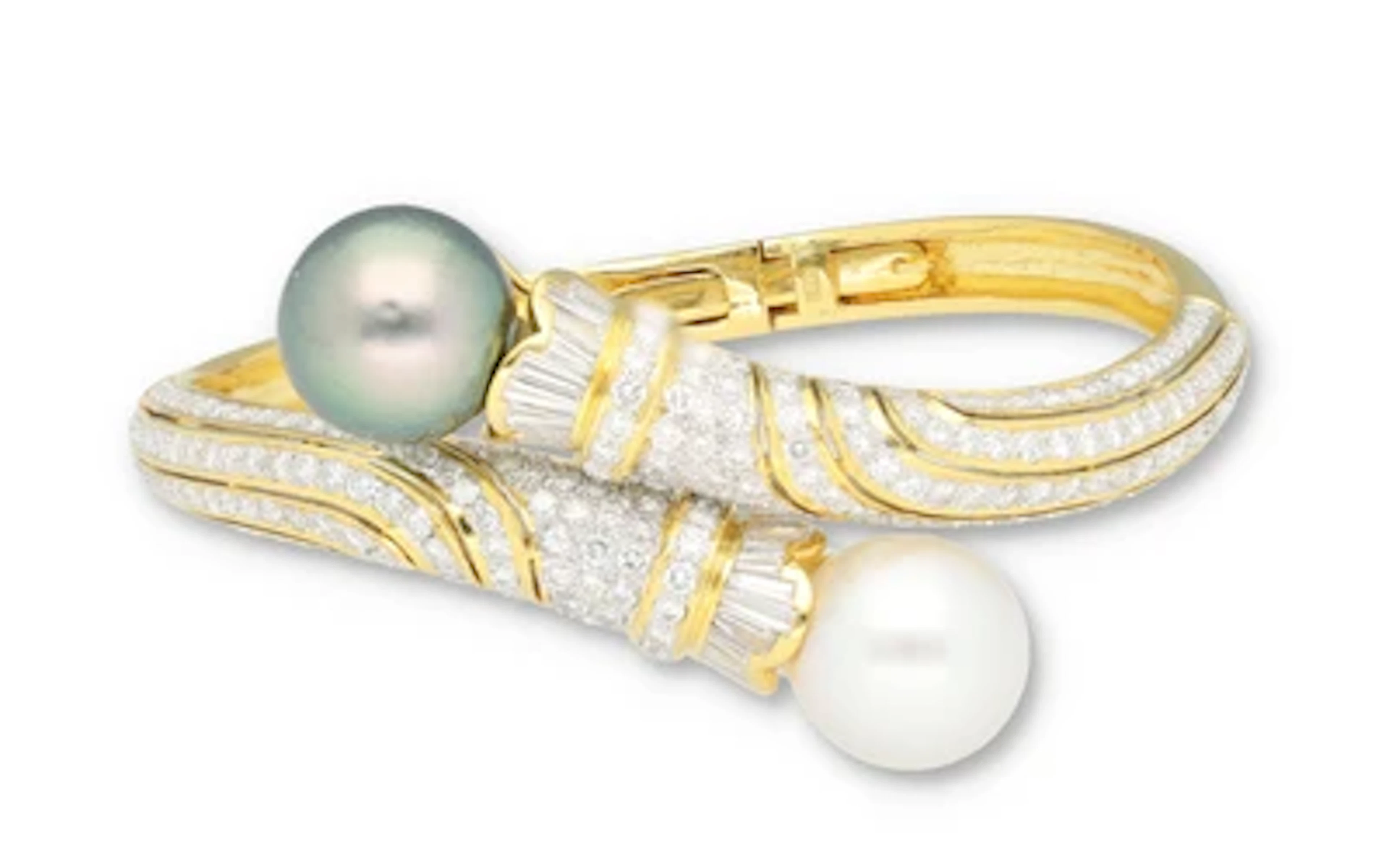 Kulturperlen Armreif mit Diamanten zus. ca. 5,10 ct