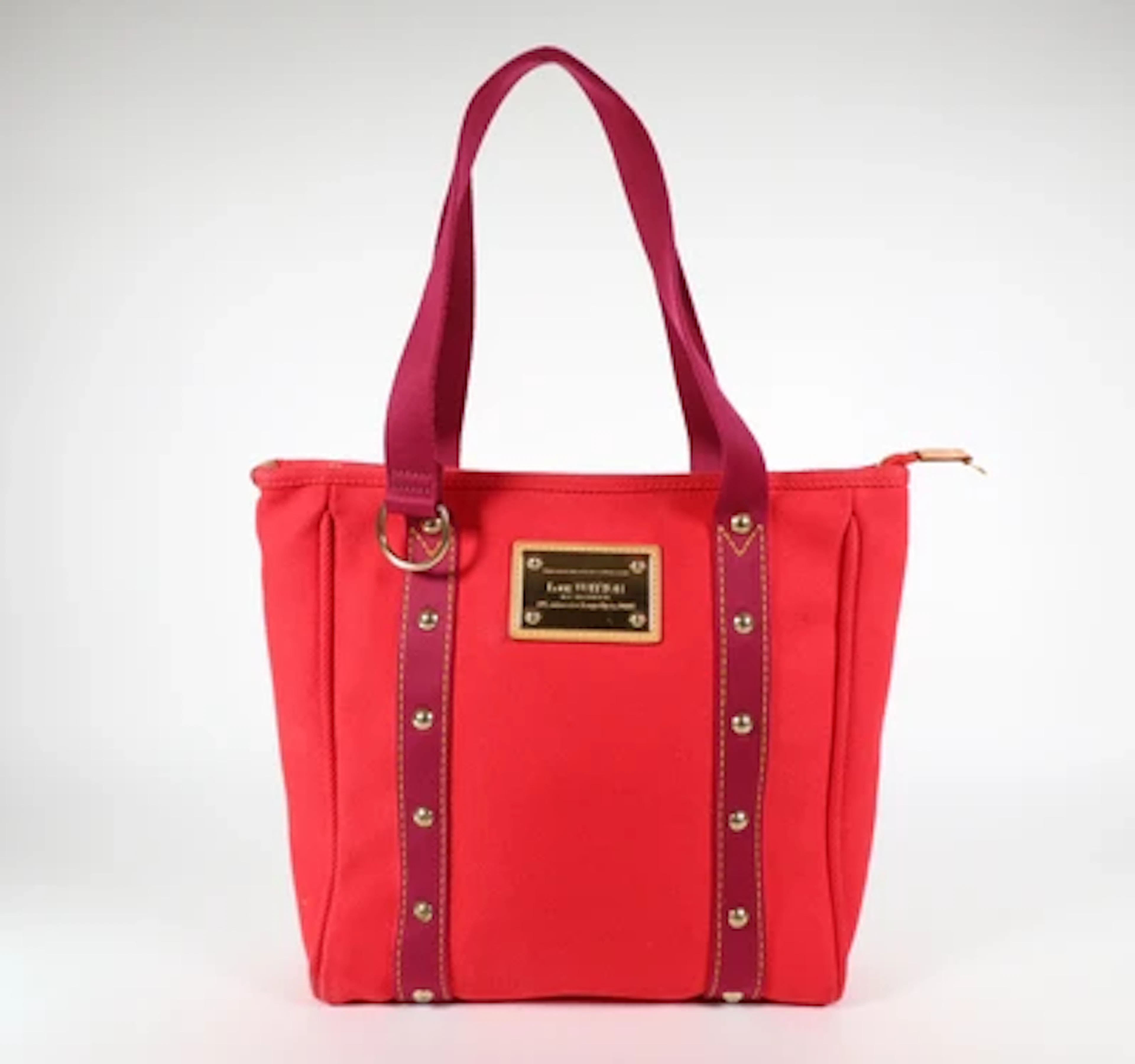 LOUIS VUITTON Antigua