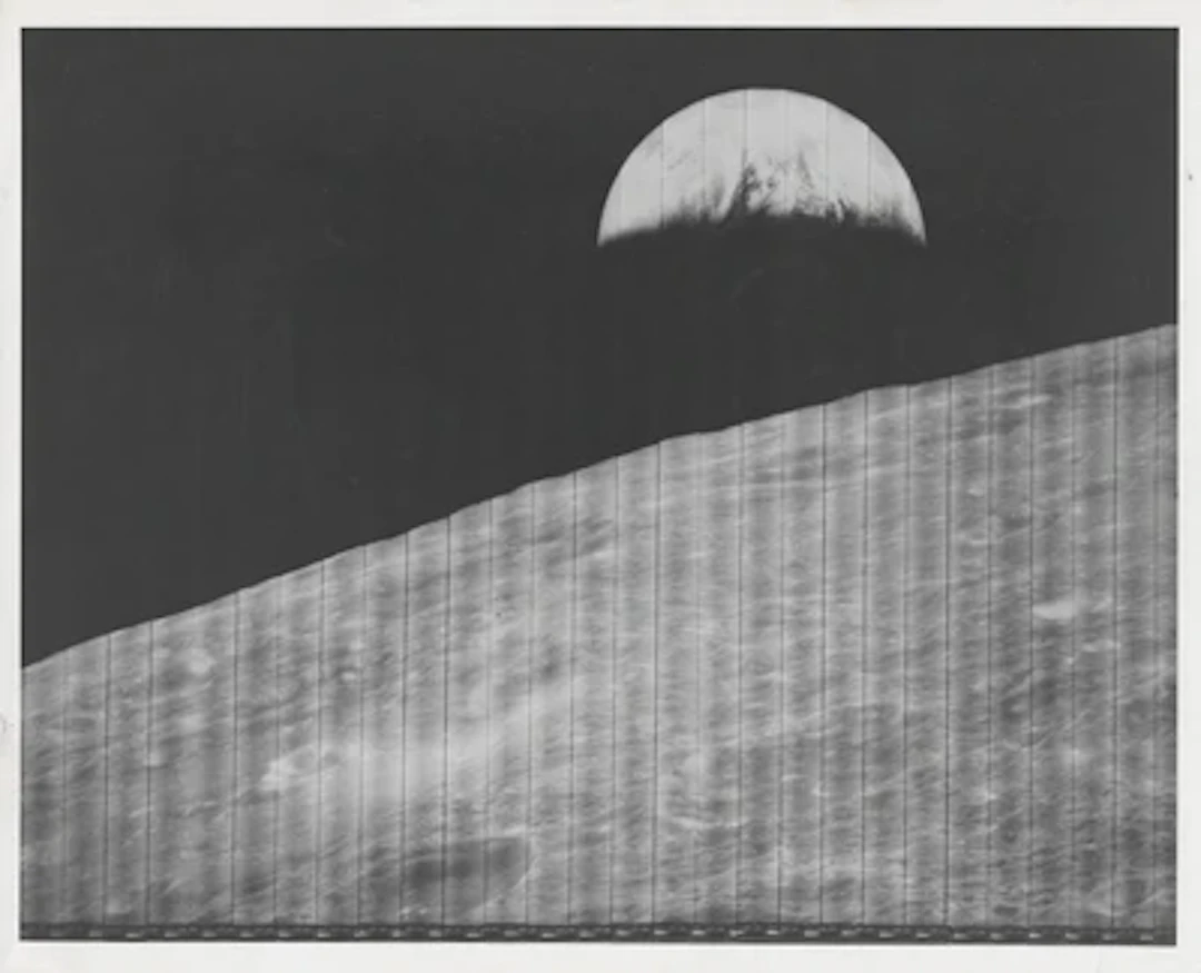 LUNAR ORBITER I - The First Earthrise ever Captured, seen from the Moon