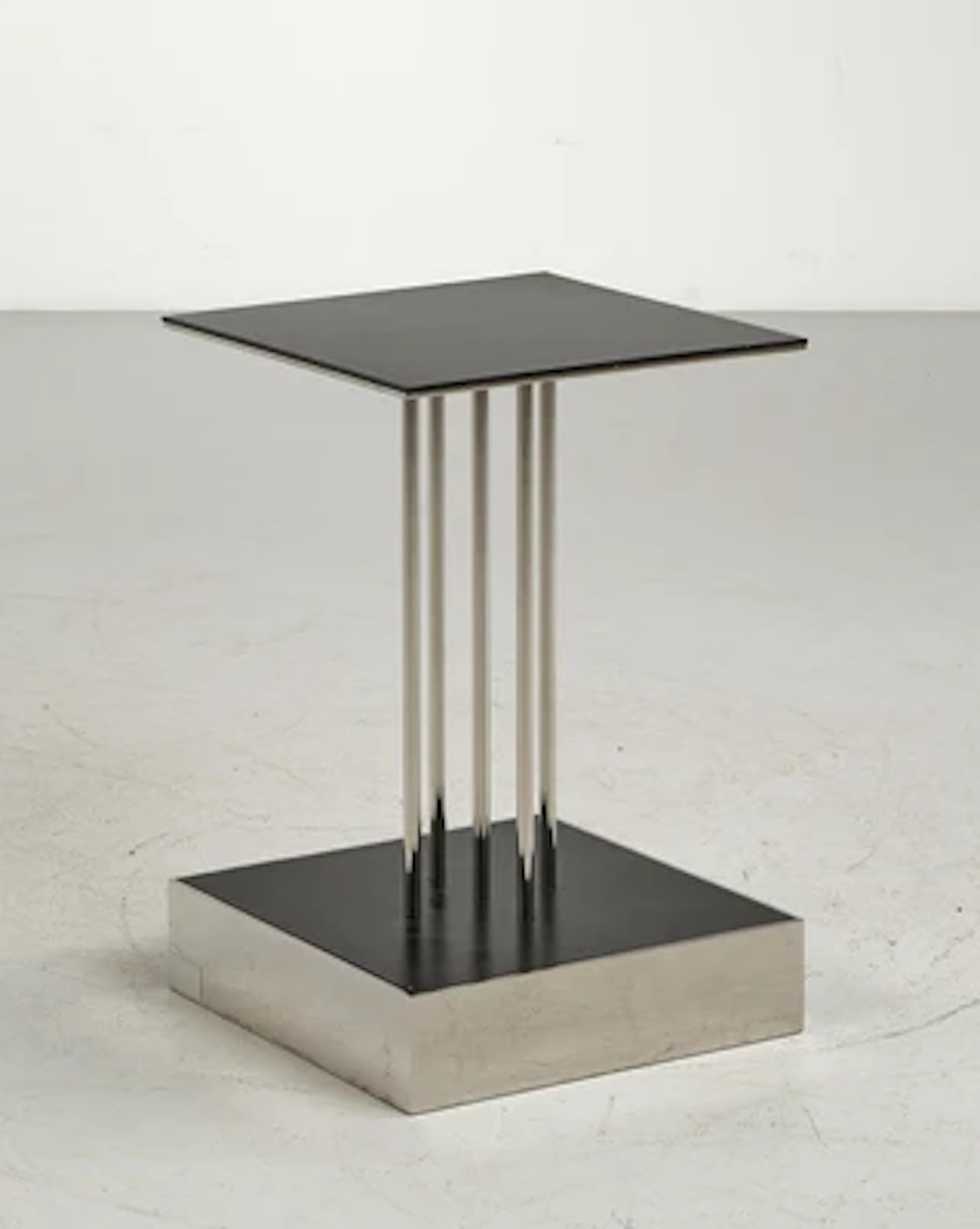 "Guetzal M5-B"-Beistelltisch, Entwurf Ettore Sottsass