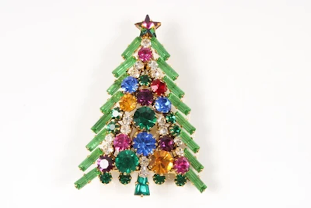 Weihnachtsbaum-Brosche, Rudolf Weiss, Kaufbeuren-Neugablonz um 1965/70