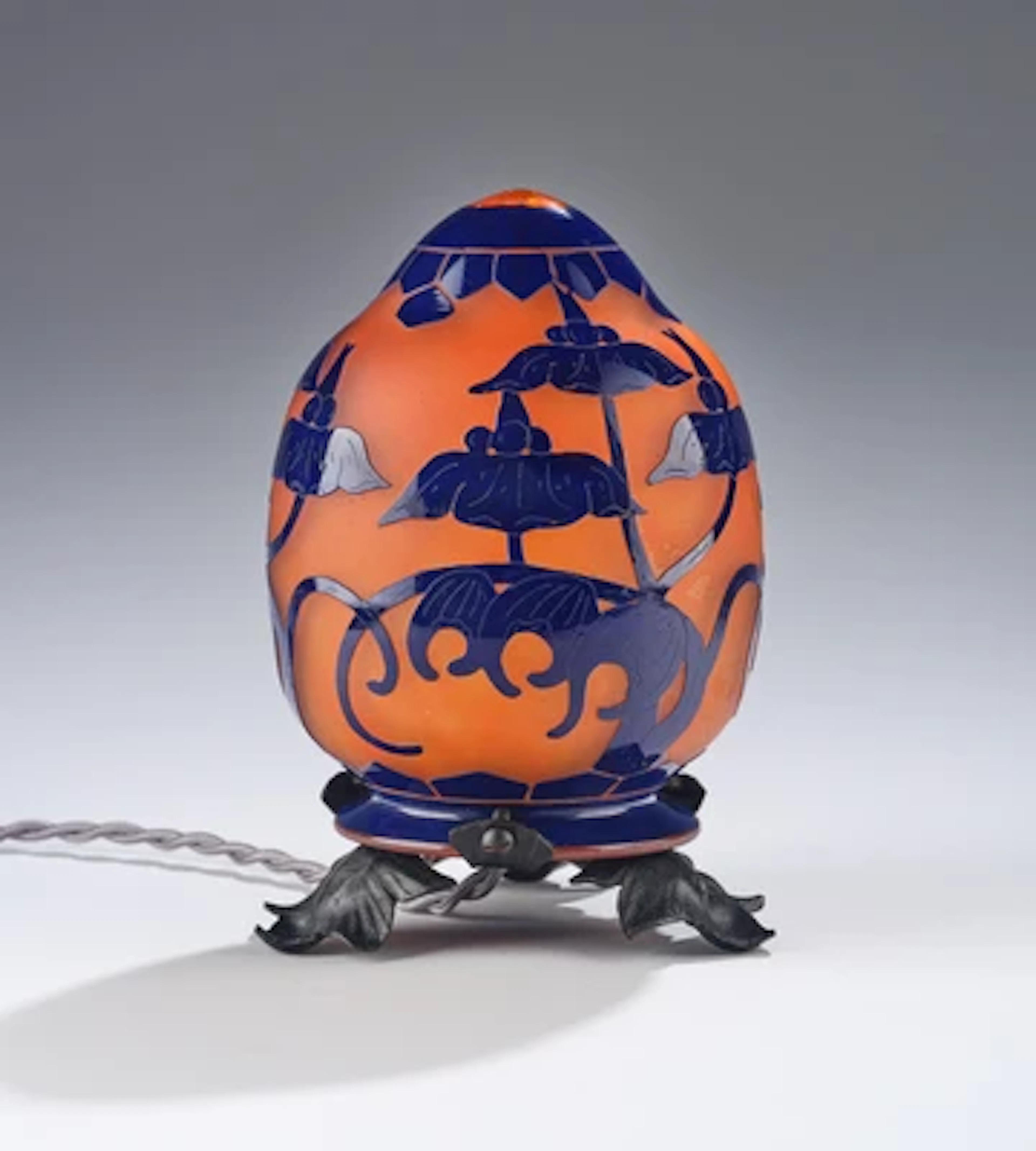 A lamp (veilleuse), "Solanées", Verrerie Schneider, Epinay-sur-Seine, 1922-24