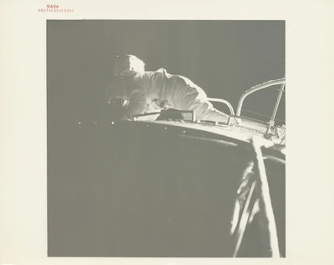 APOLLO 17 - Last Deep Spacewalk: Ronald Evans Between Earth and Moon