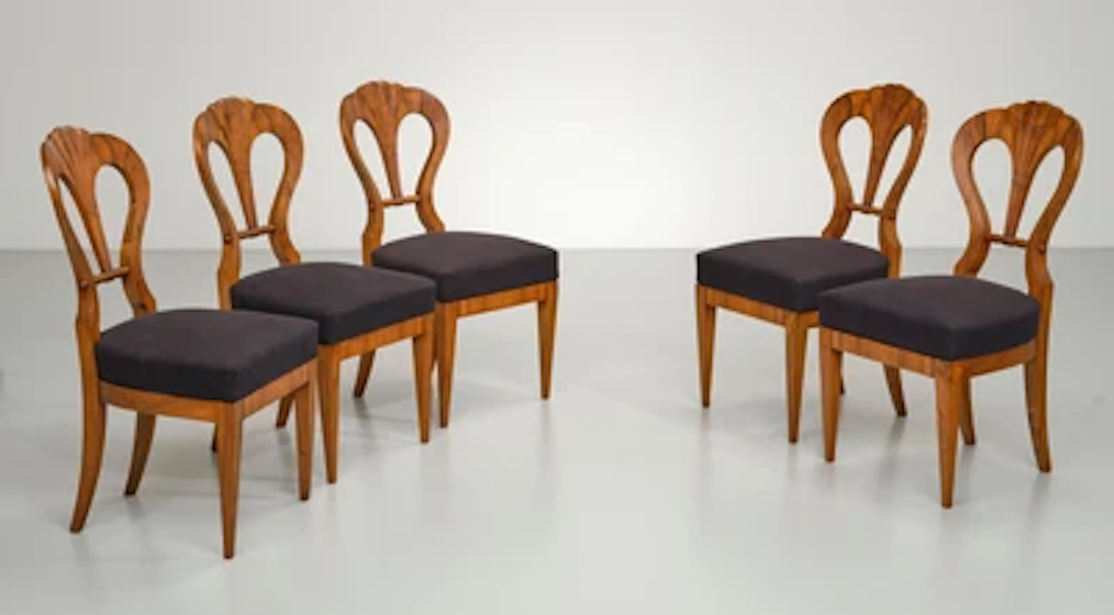 Satz von 5 Biedermeier Stühlen,