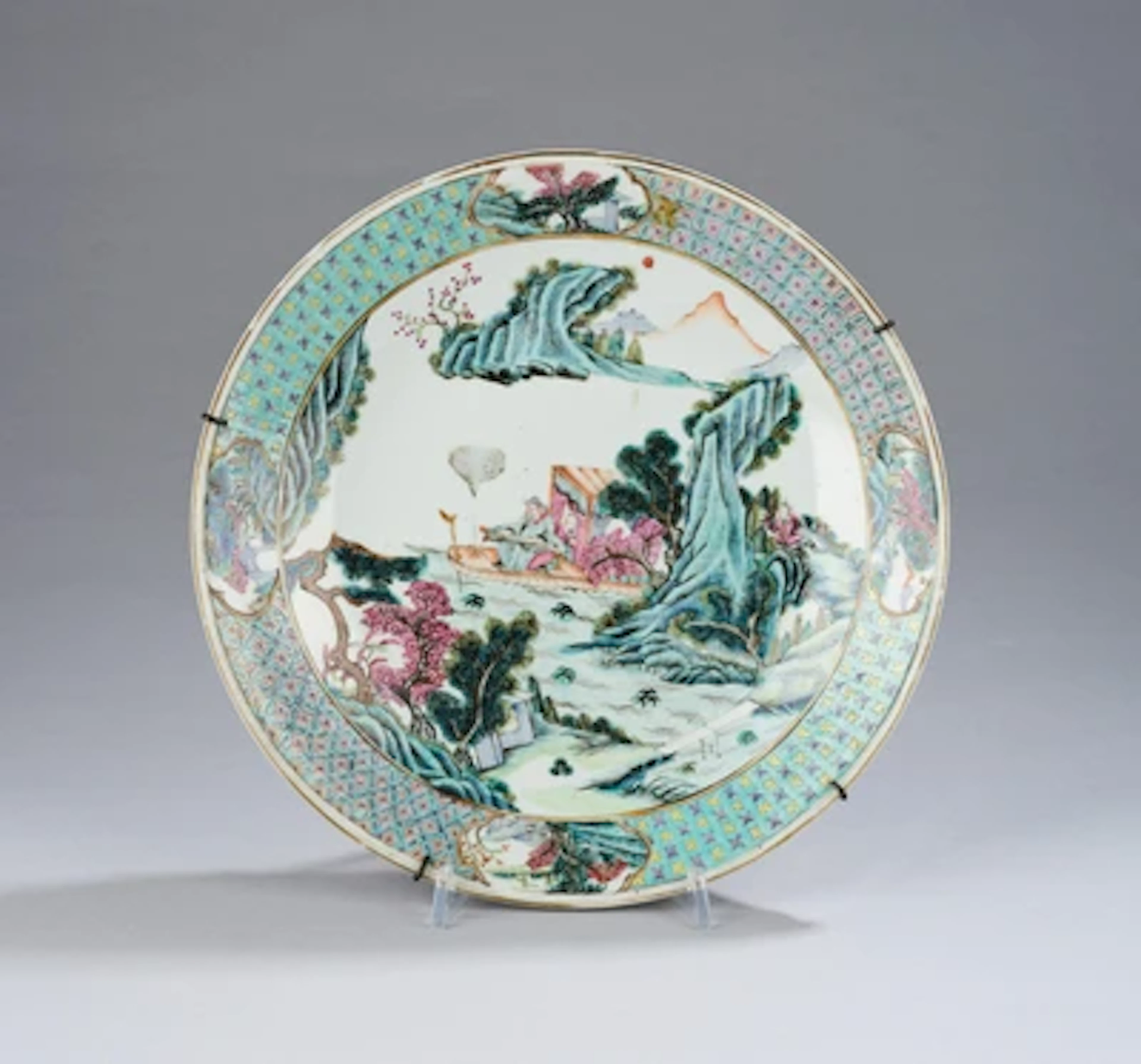 Famille rose Teller, China, rote Siegelmarke Qianlong, 18./19. Jh.,