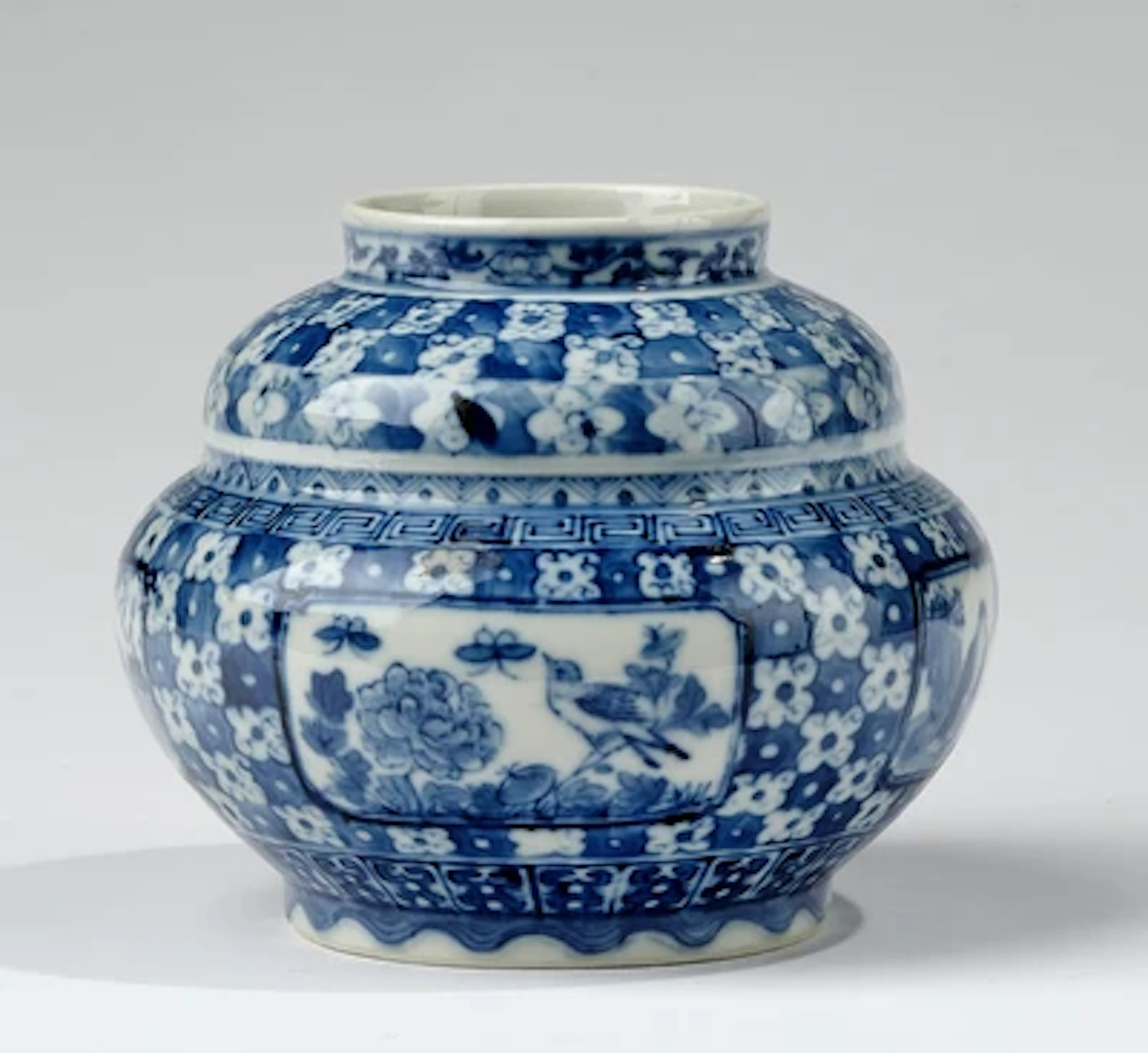 Blau-weiße Vase, China, unterglasurblaue Siegelmarke Kangxi, späte Qing Dynastie,