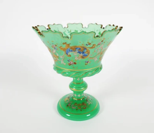 Chrysoprasglas-Aufsatzschale, Böhmen, 3. Viertel 19. Jahrhundert