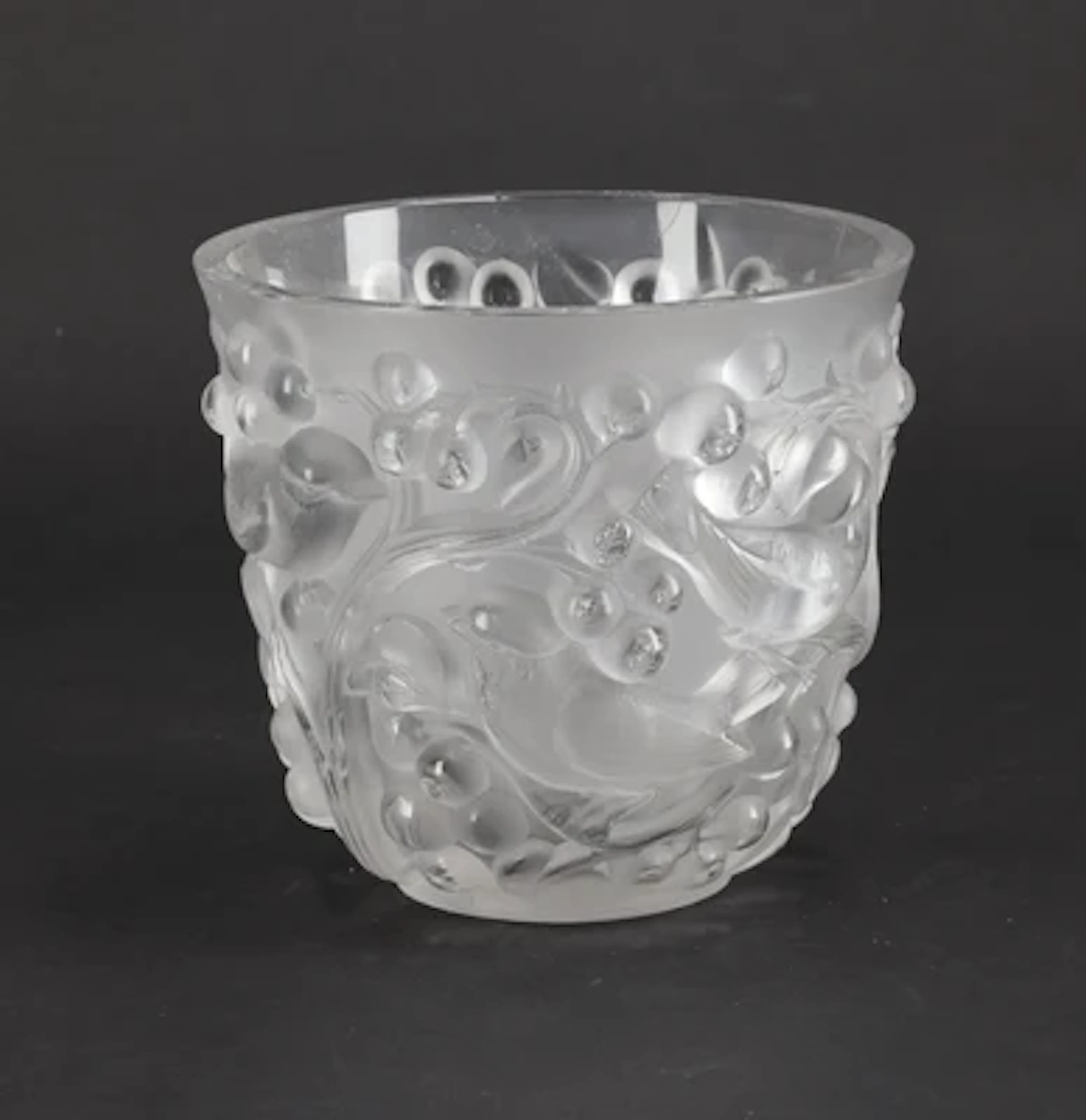 An "Avallon" vase, René Lalique, Wingen-sur-Moder, designed: 17.1.1927