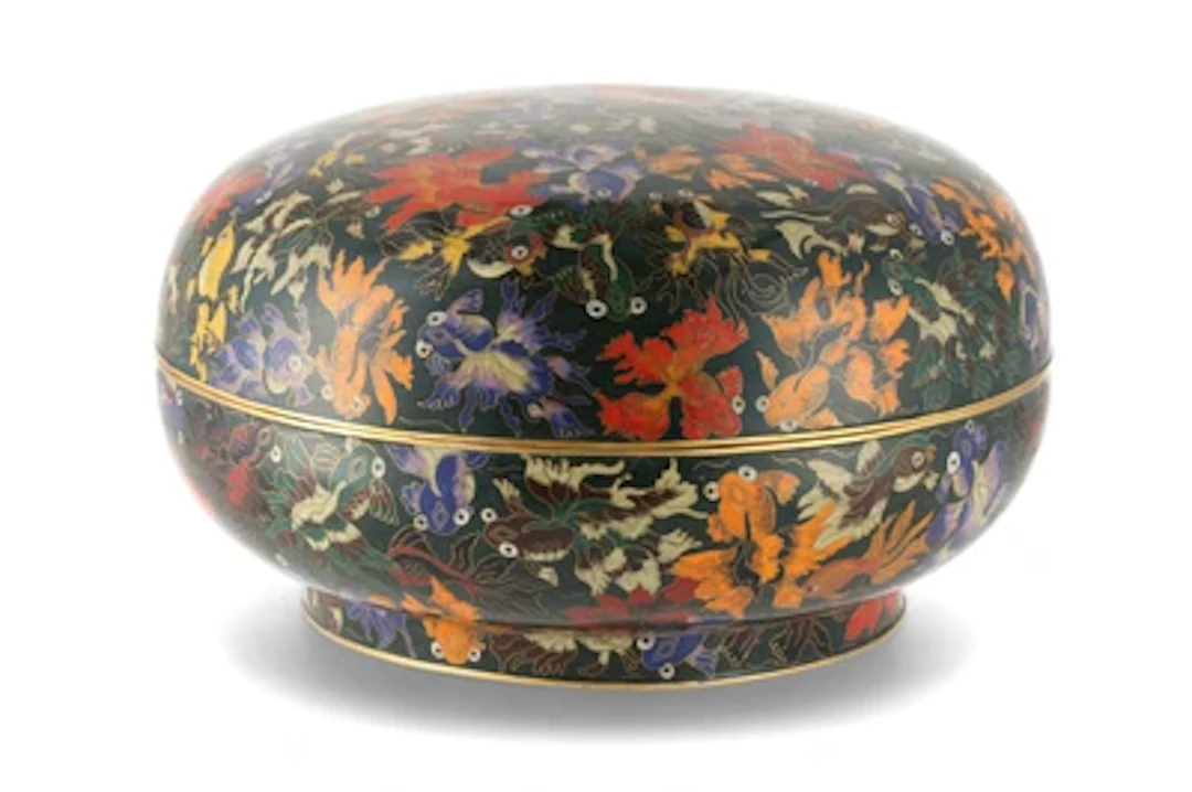 Großes Cloisonné Deckelgefäß, China, 20. Jh.