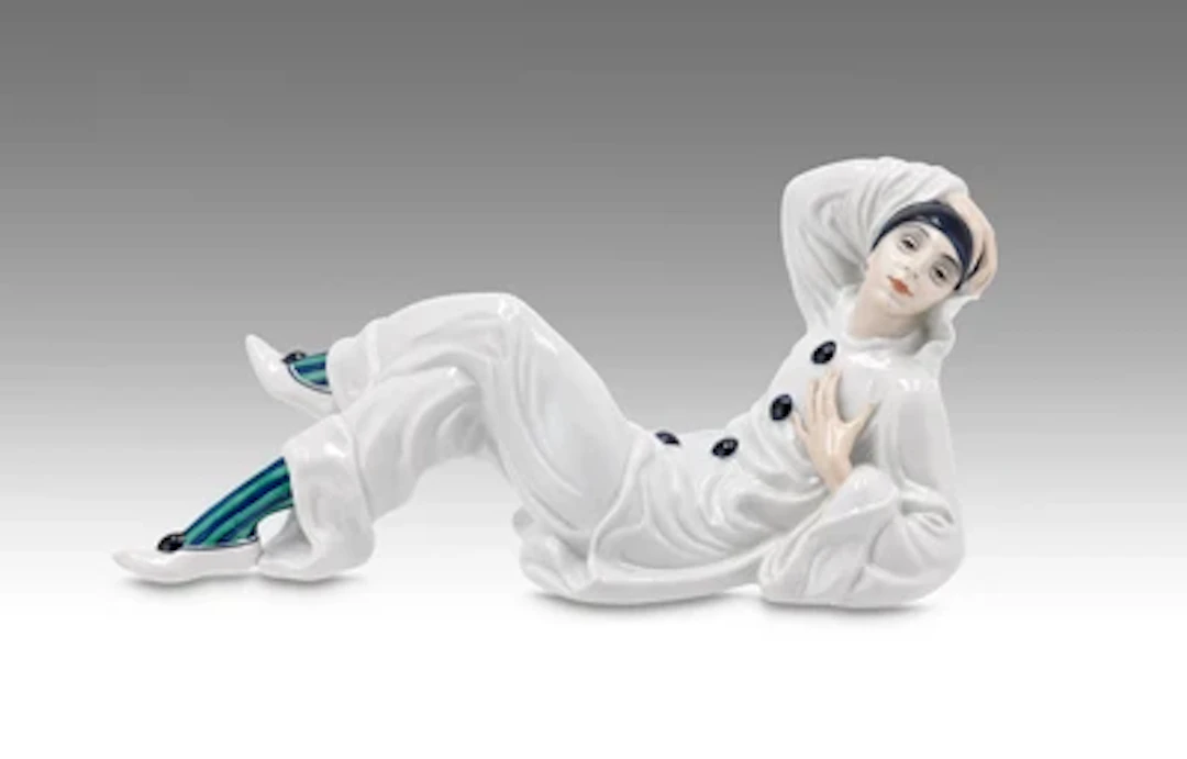 Constantin Holzer-Defanti (1881-1951), Liegender Pierrot, Modellnummer: