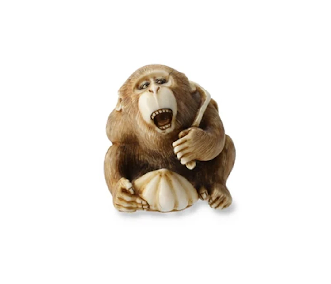 Netsuke eines Affen mit Kastanie, Japan, 19. Jh., signiert Masatami