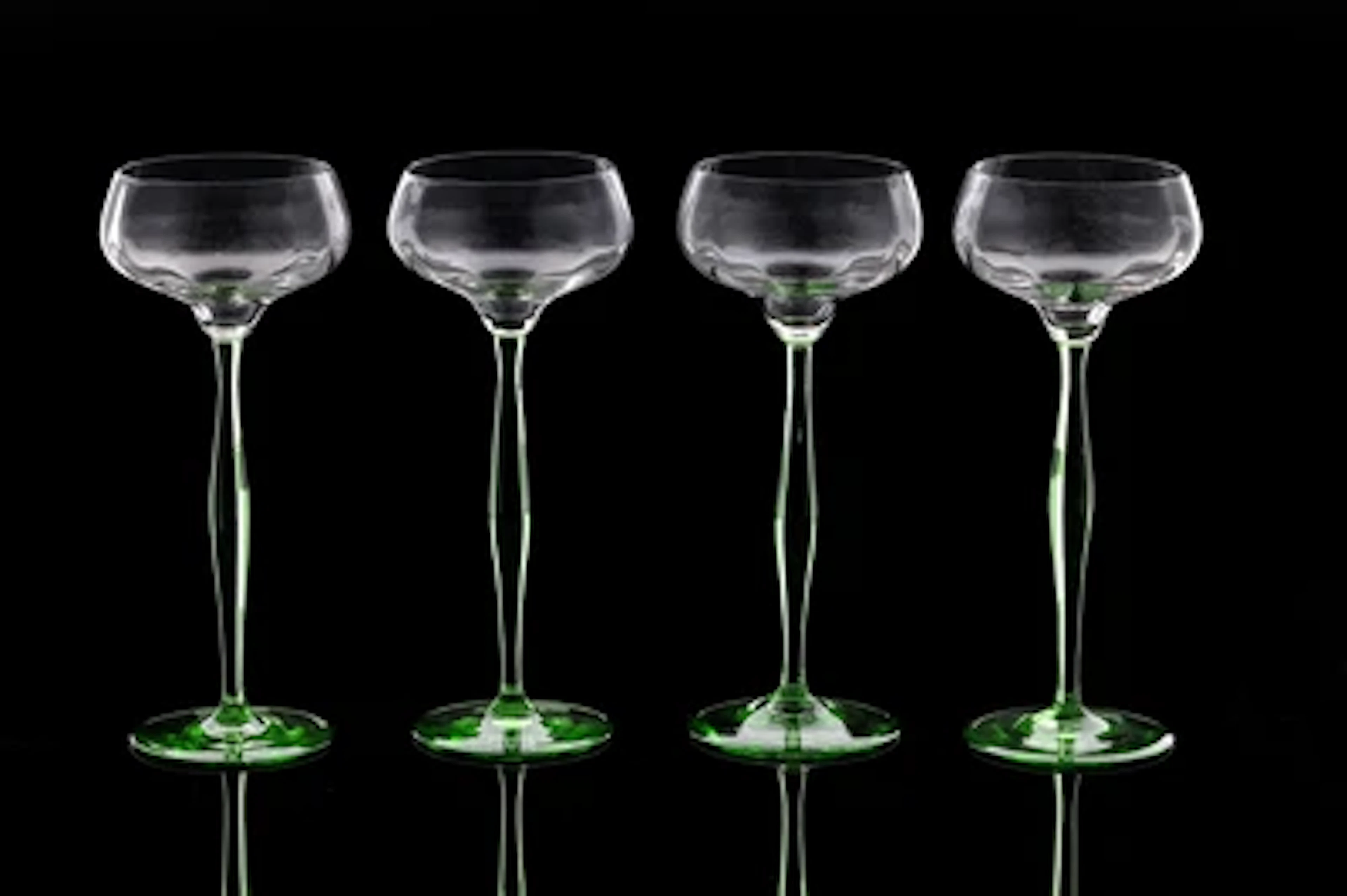 Four wine glasses, model number: 1496, manufactured by Glashütte Theresienthal