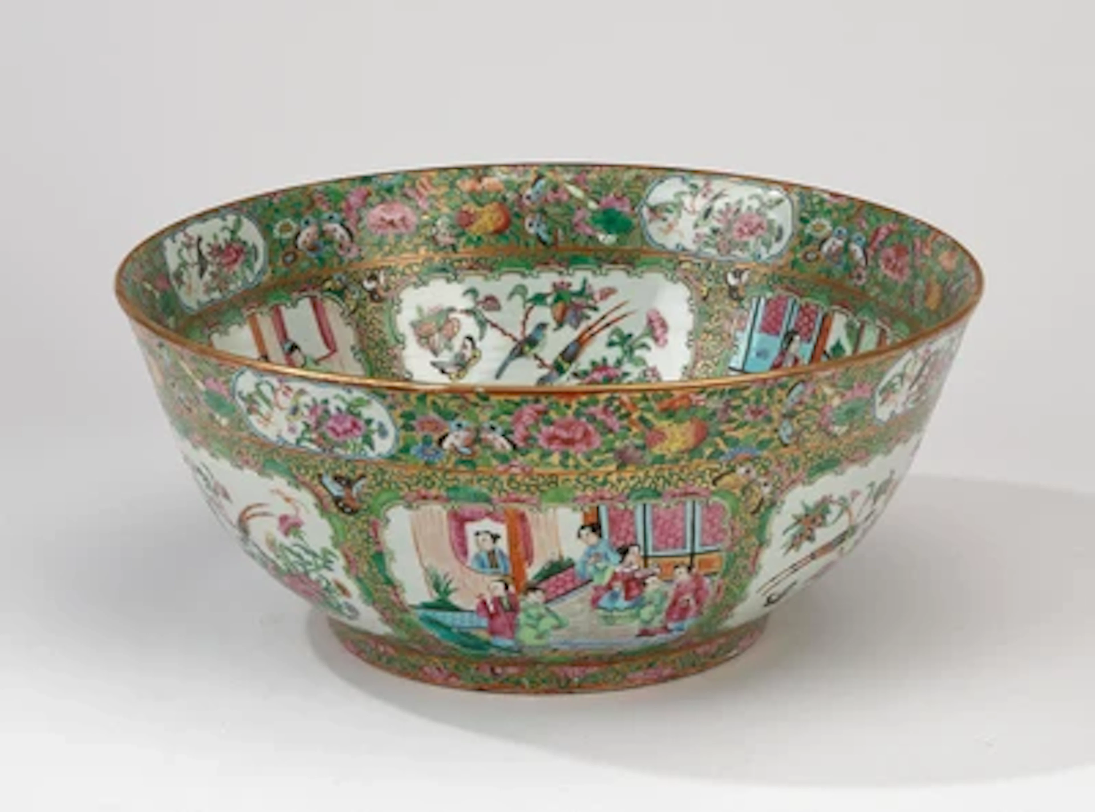 Große Famille rose Schale (Punch Bowl), China, 19. Jh.,