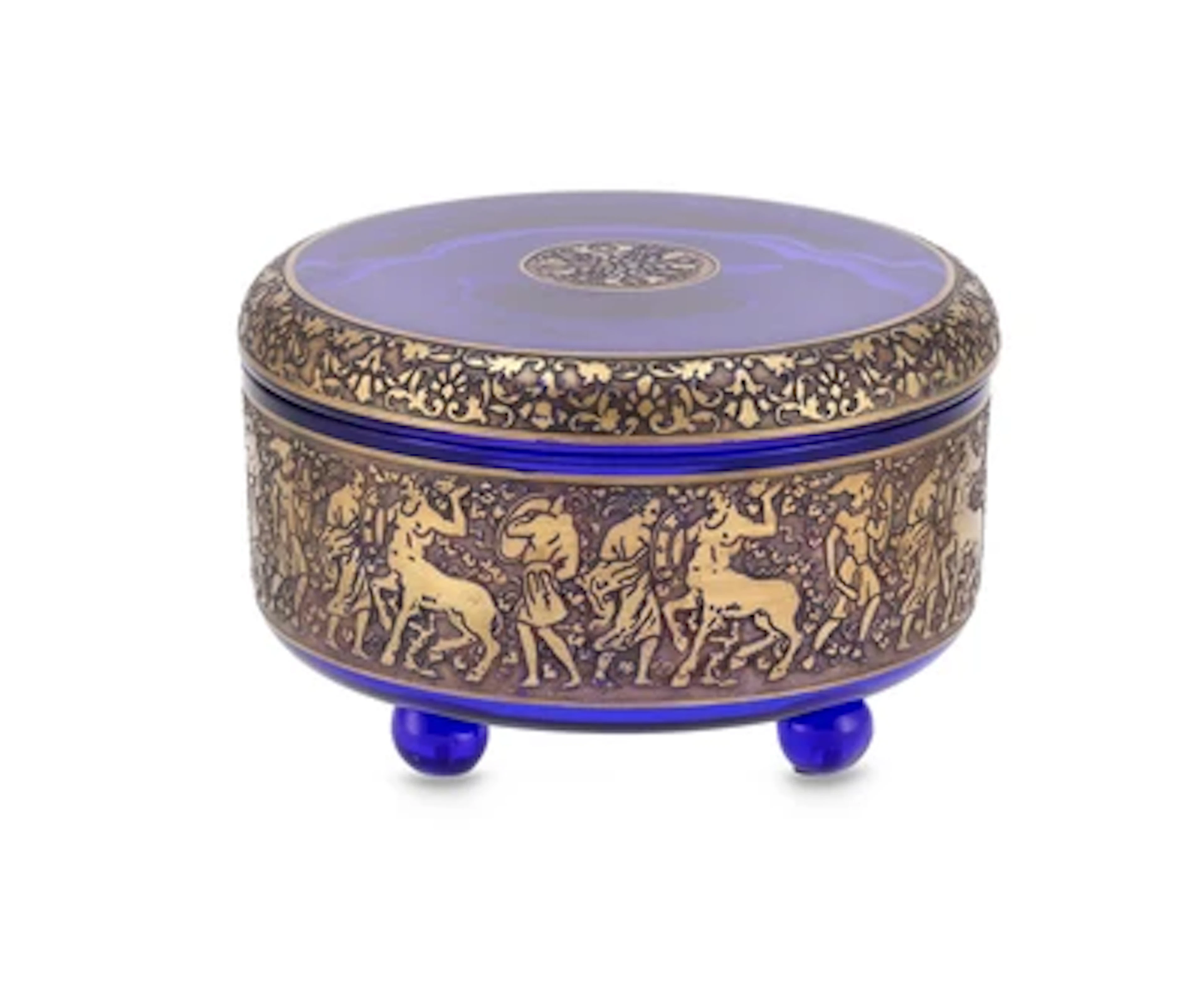 A covered box with oroplastic decoration featuring armed Amazons