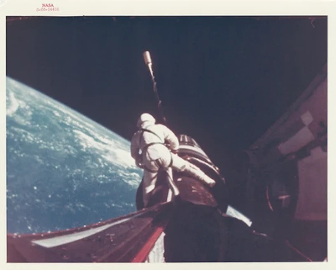 GEMINI XI - Space Cowboy: Richard Gordon Riding Gemini through Space