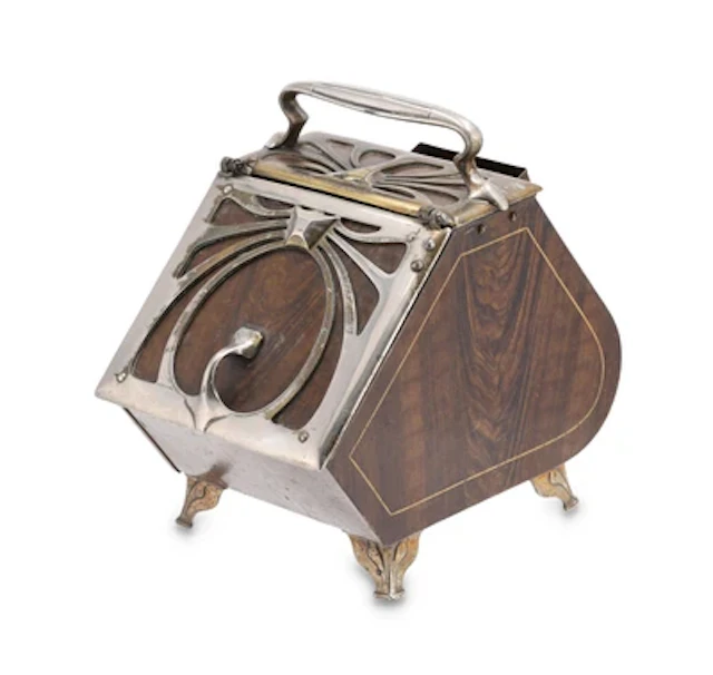 Kohleschüttkübel mit Ornamentdekor, um 1900/15