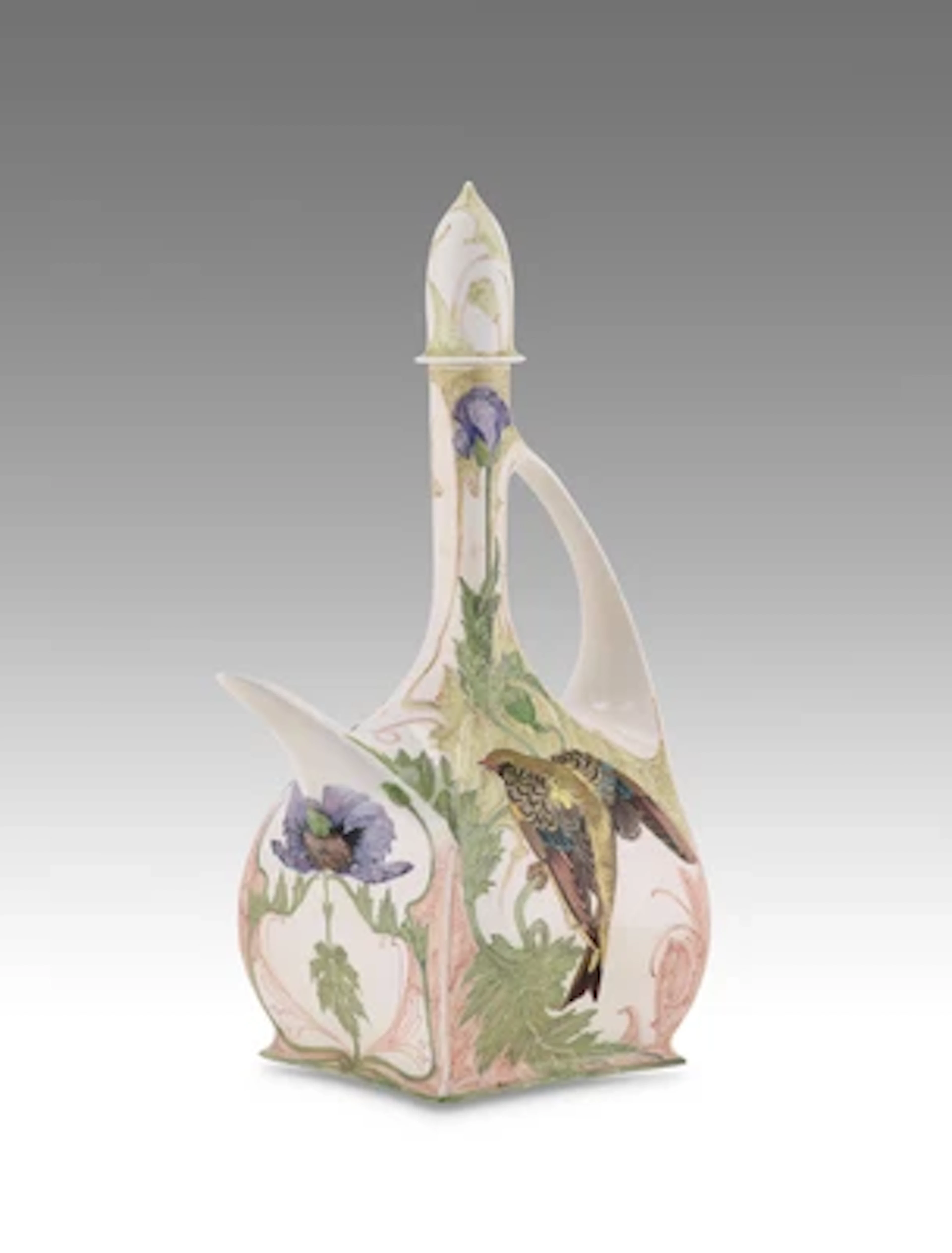 Henkelkanne mit Kuppeldeckel (Karaffe mit Stöpsel) aus Eierschalen Porzellan mit einem Vogel und Floraldekor, Bemalung: Samuel Schellink, Ausführung: Haagsche Plateelbakkerij Rozenburg, Den Hagg, um 1910